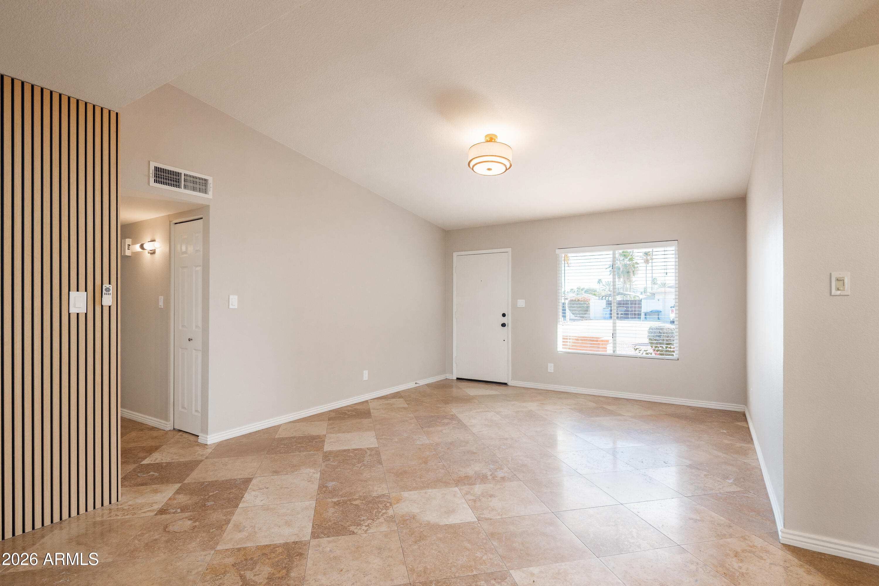 4916 E PERSHING Avenue