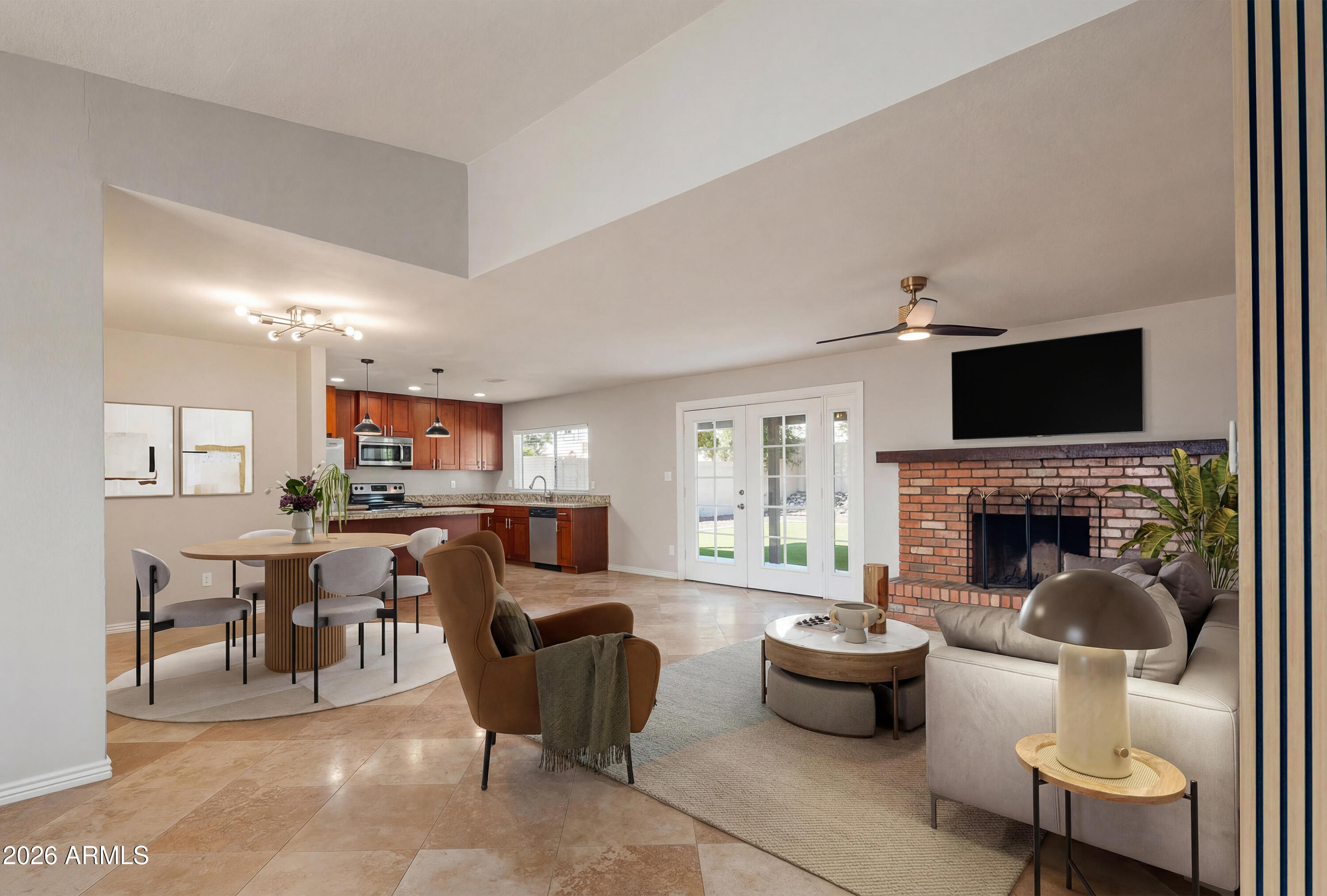 4916 E PERSHING Avenue