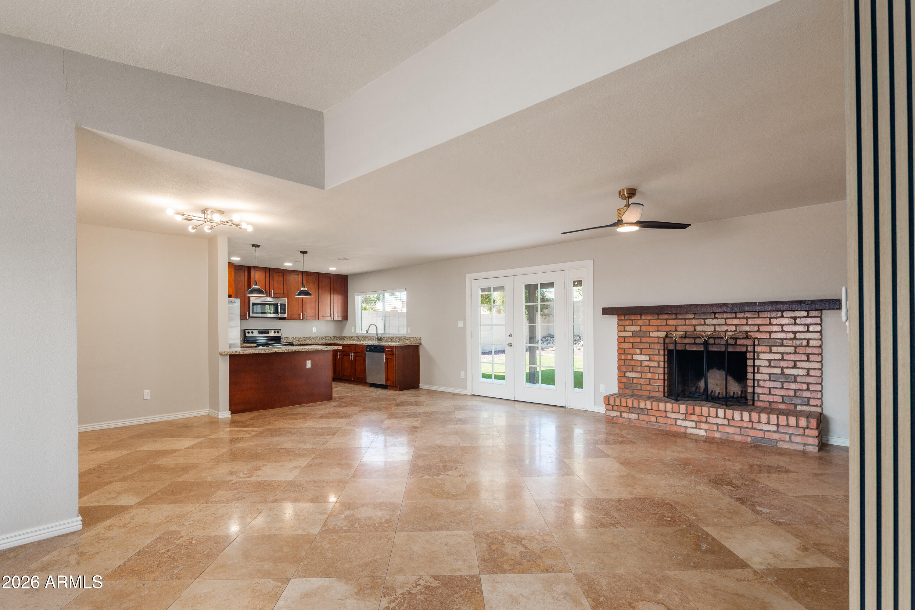 4916 E PERSHING Avenue