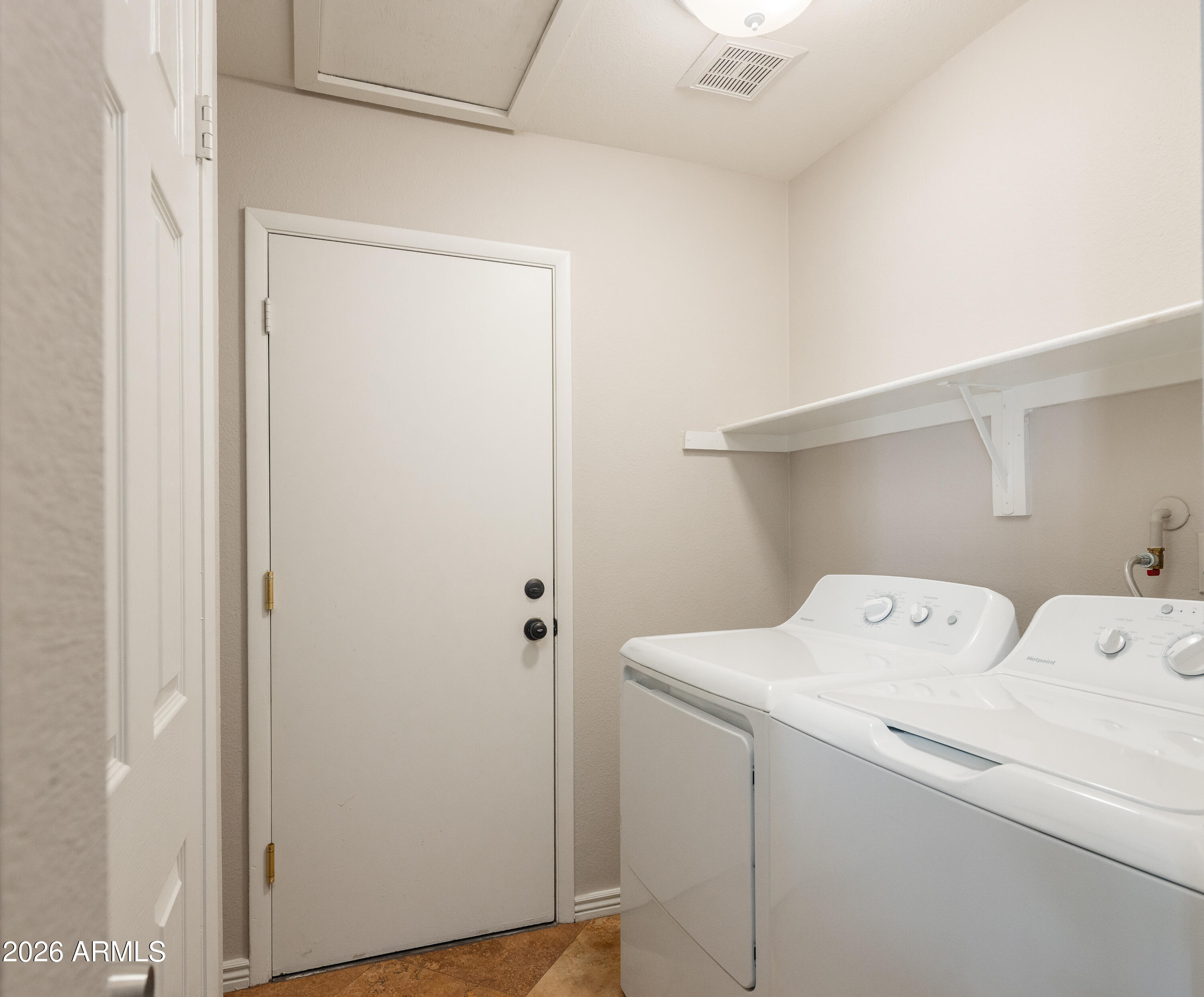 4916 E PERSHING Avenue