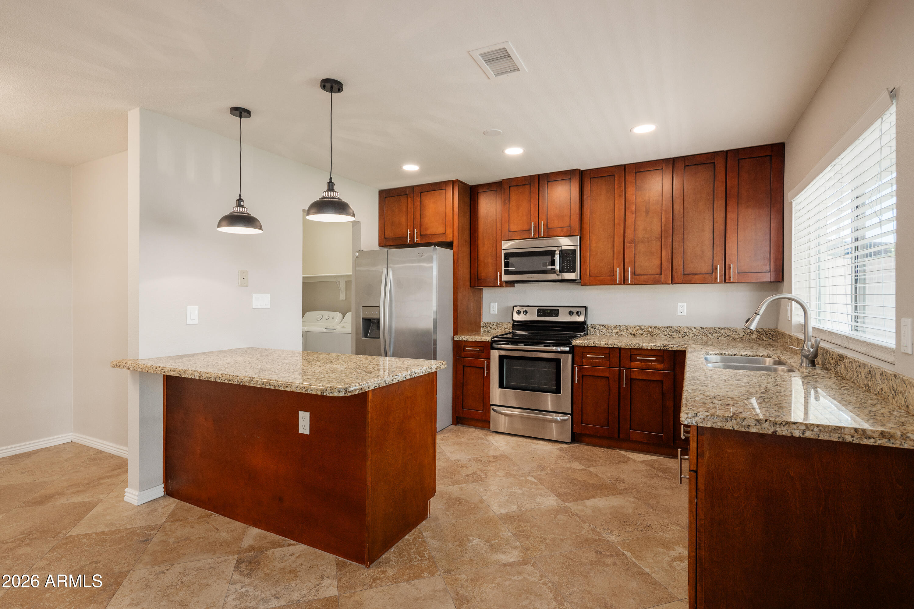 4916 E PERSHING Avenue