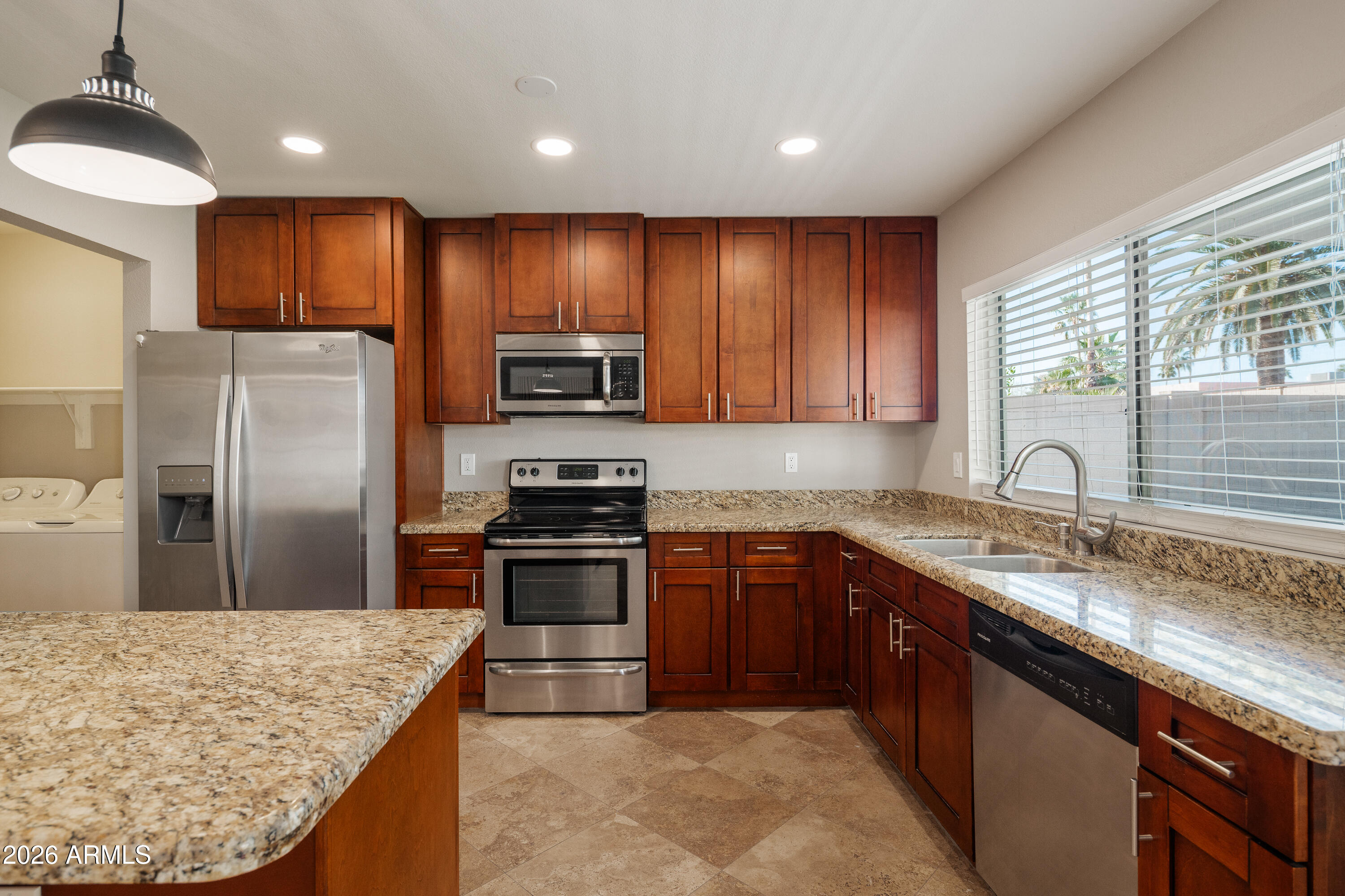 4916 E PERSHING Avenue