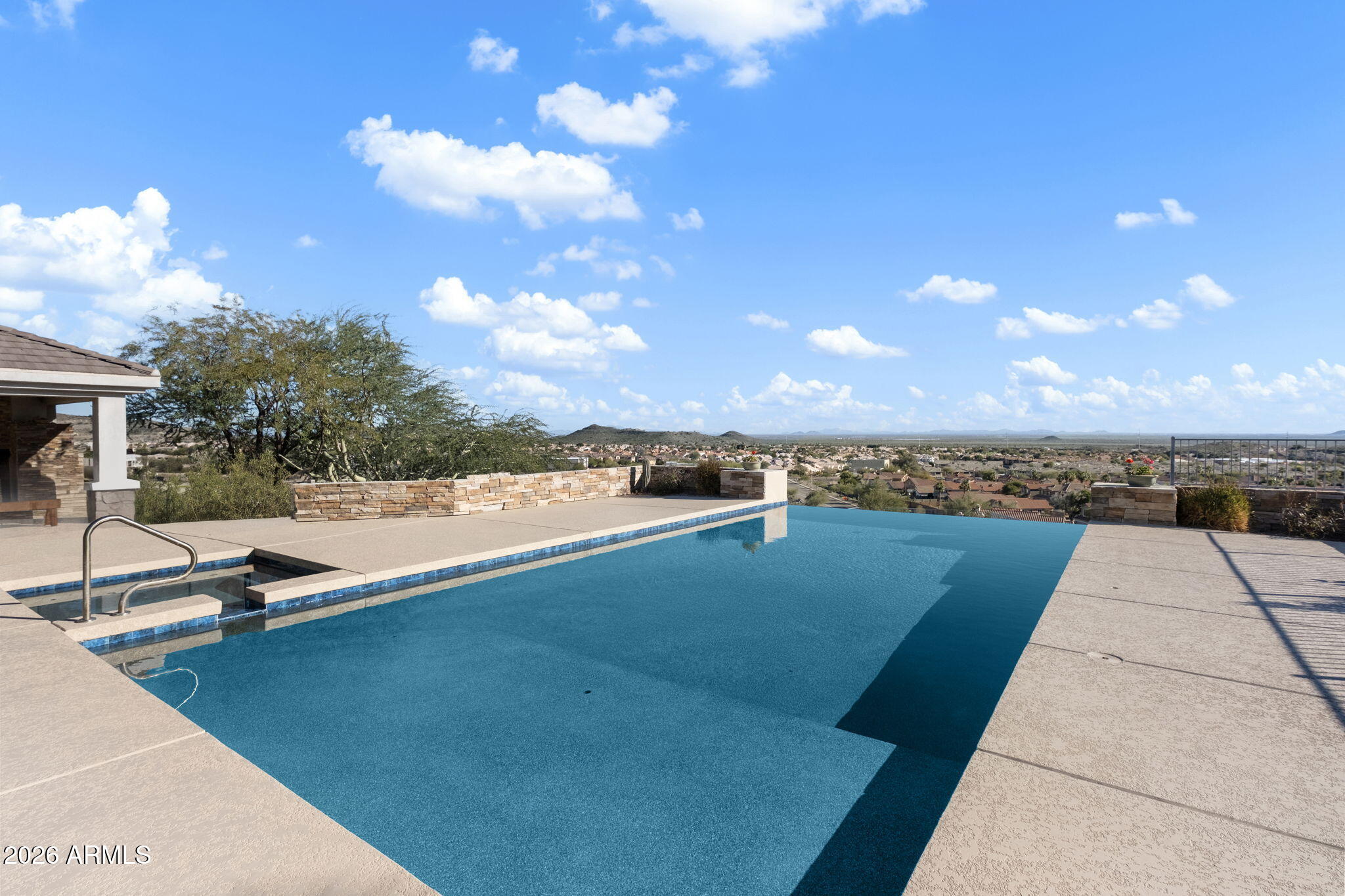 785 E WINDMERE Drive