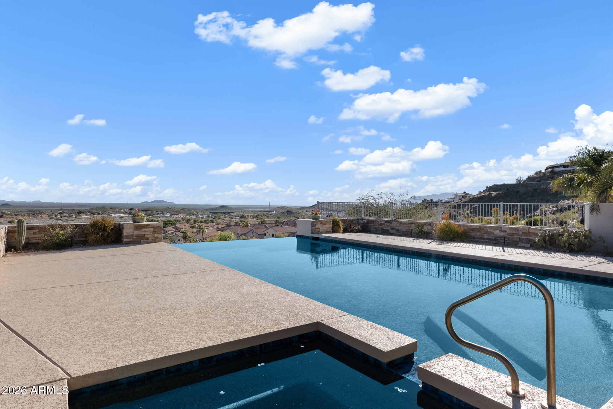 785 E WINDMERE Drive