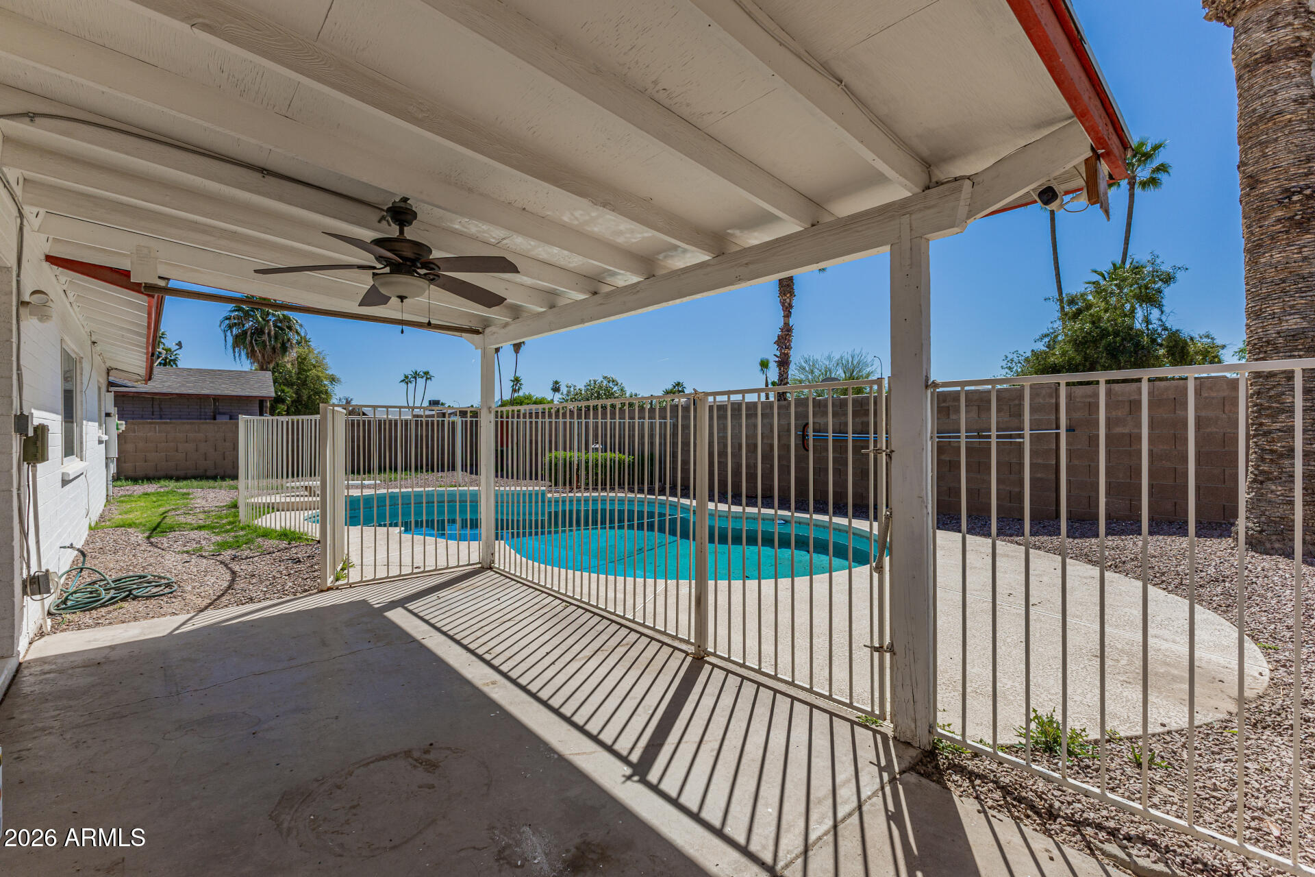 1241 W LAREDO Street