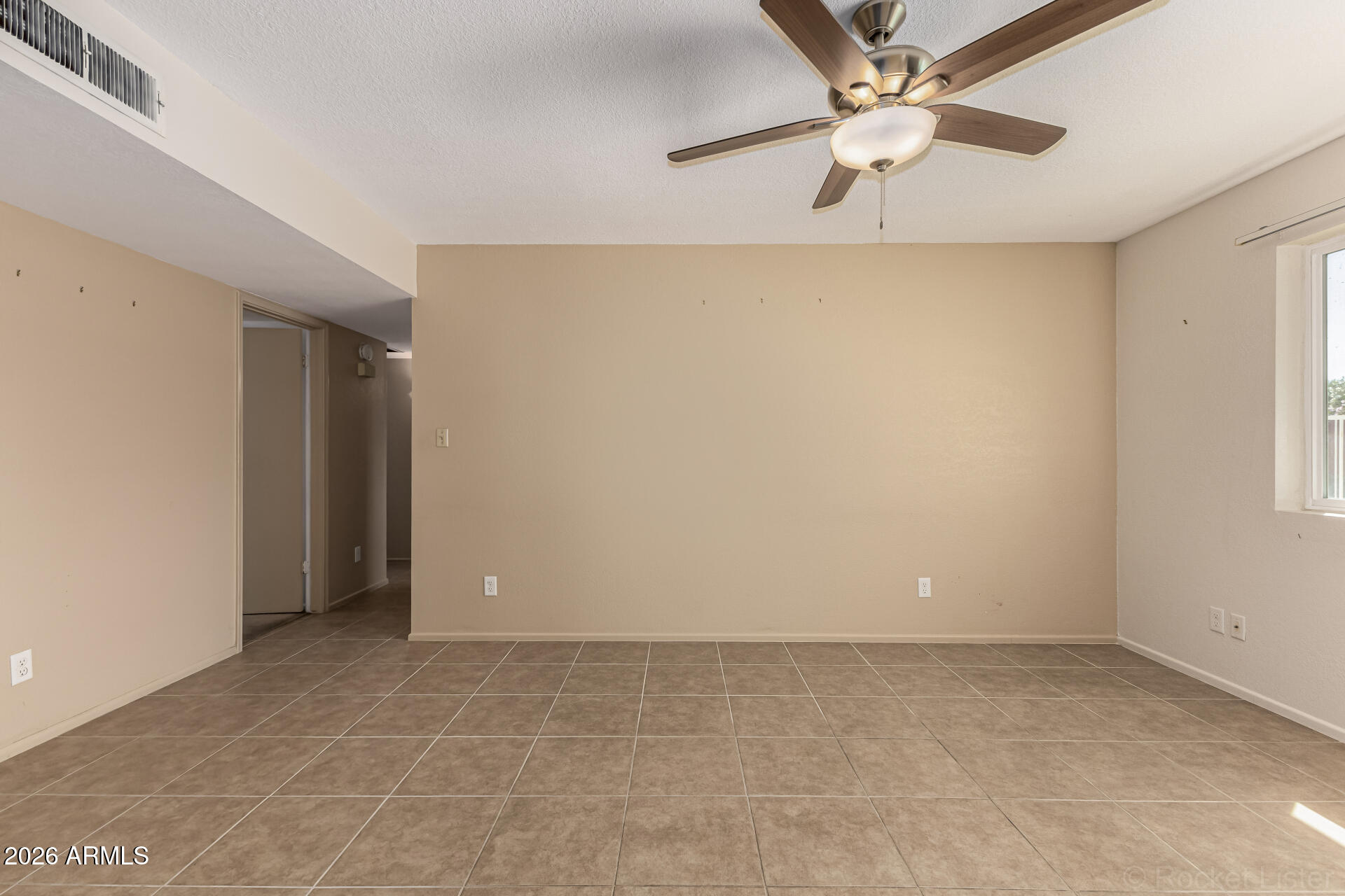 1241 W LAREDO Street