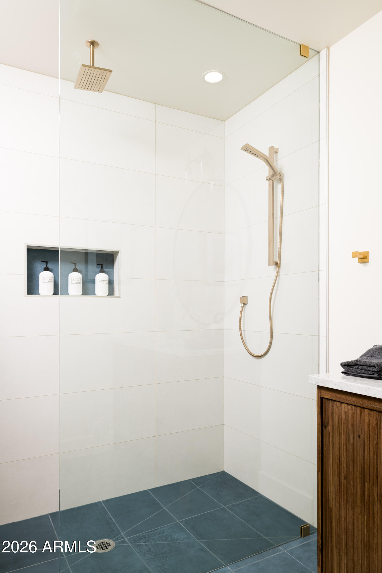 9833 E DESERT COVE Avenue