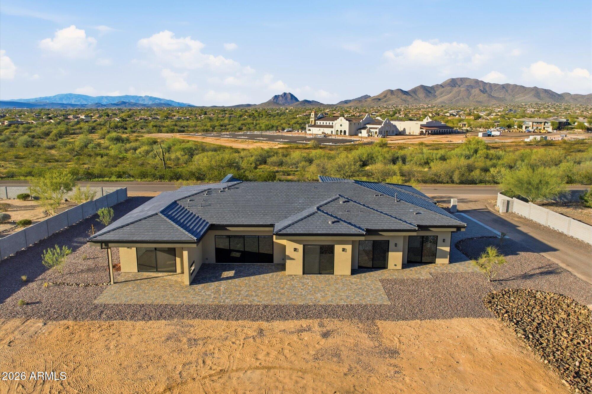 2991 W DESERT HILLS Drive 2