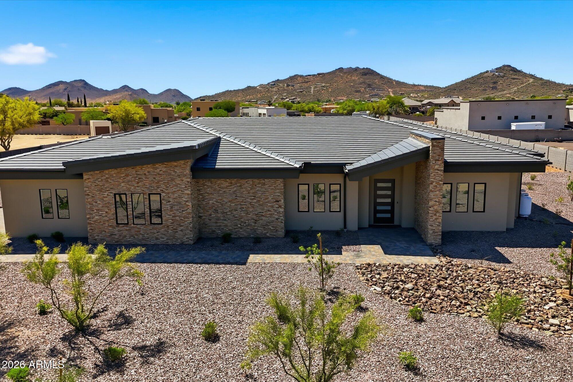2991 W DESERT HILLS Drive 2