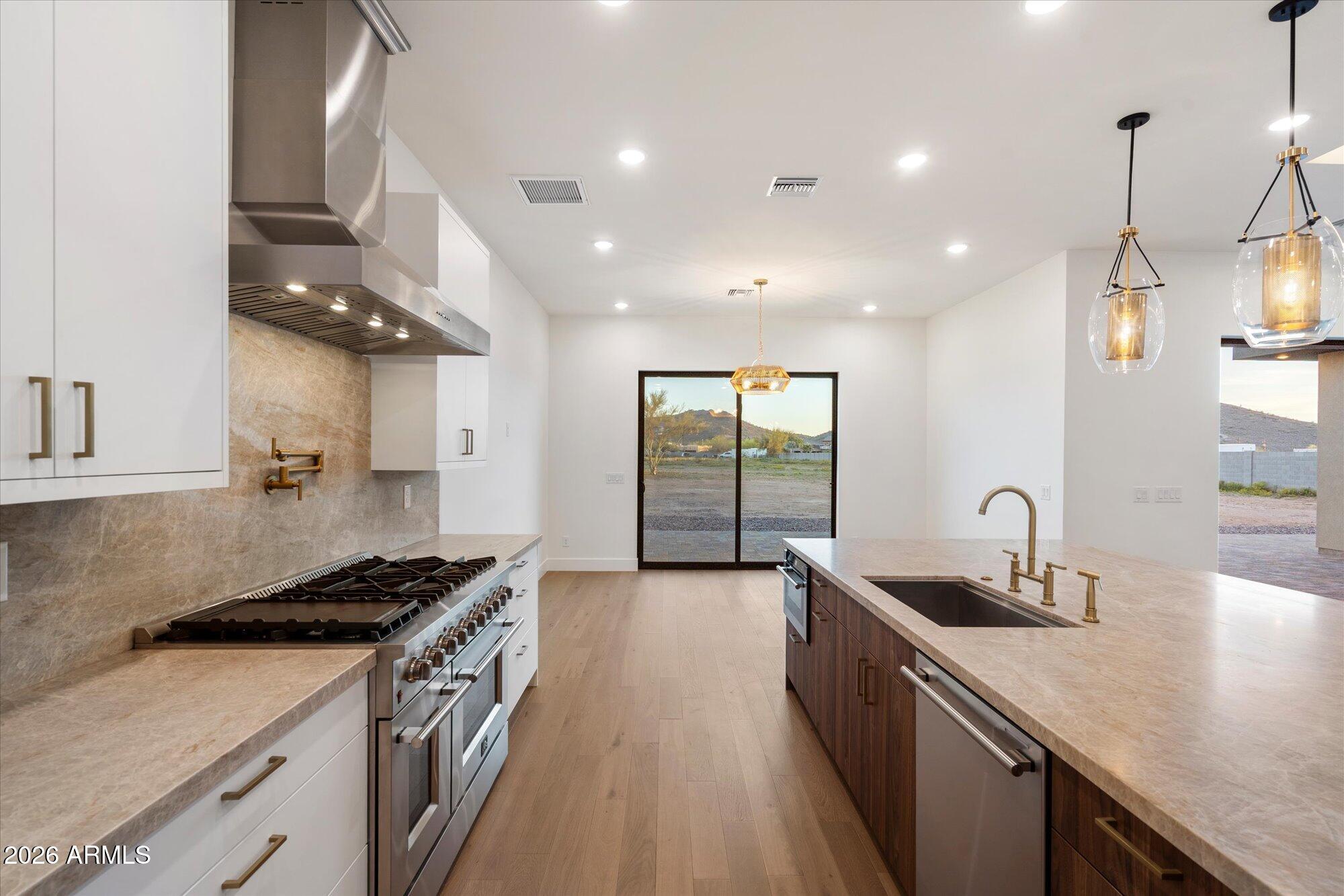 2991 W DESERT HILLS Drive 2