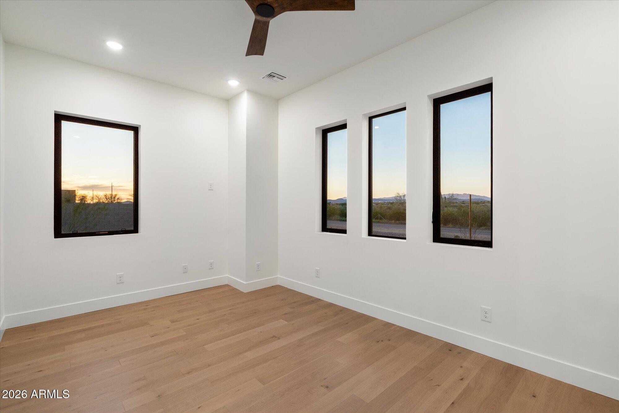 2991 W DESERT HILLS Drive 2