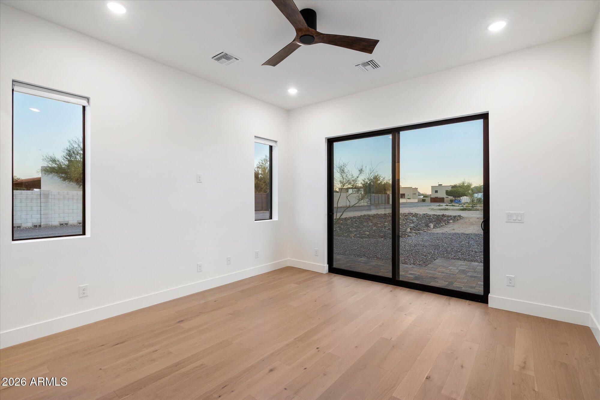 2991 W DESERT HILLS Drive 2