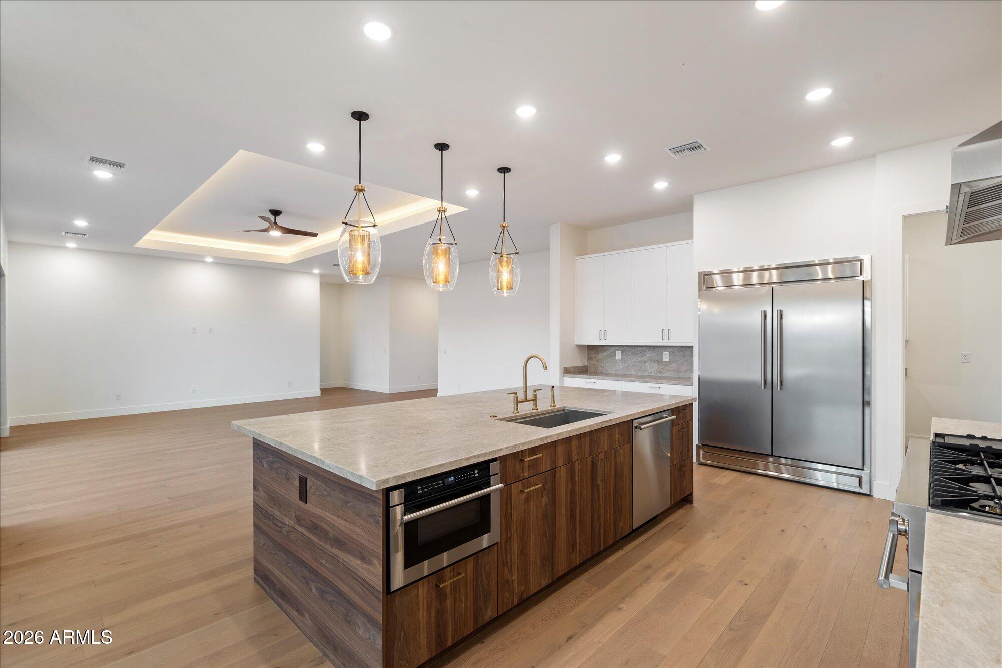 2991 W DESERT HILLS Drive 2