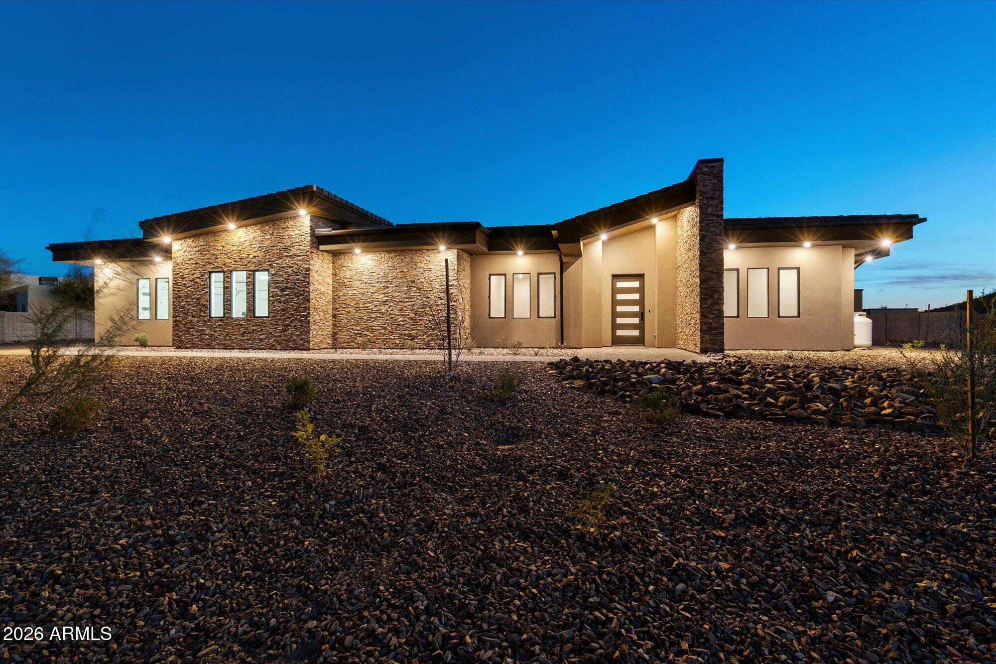 2991 W DESERT HILLS Drive 2