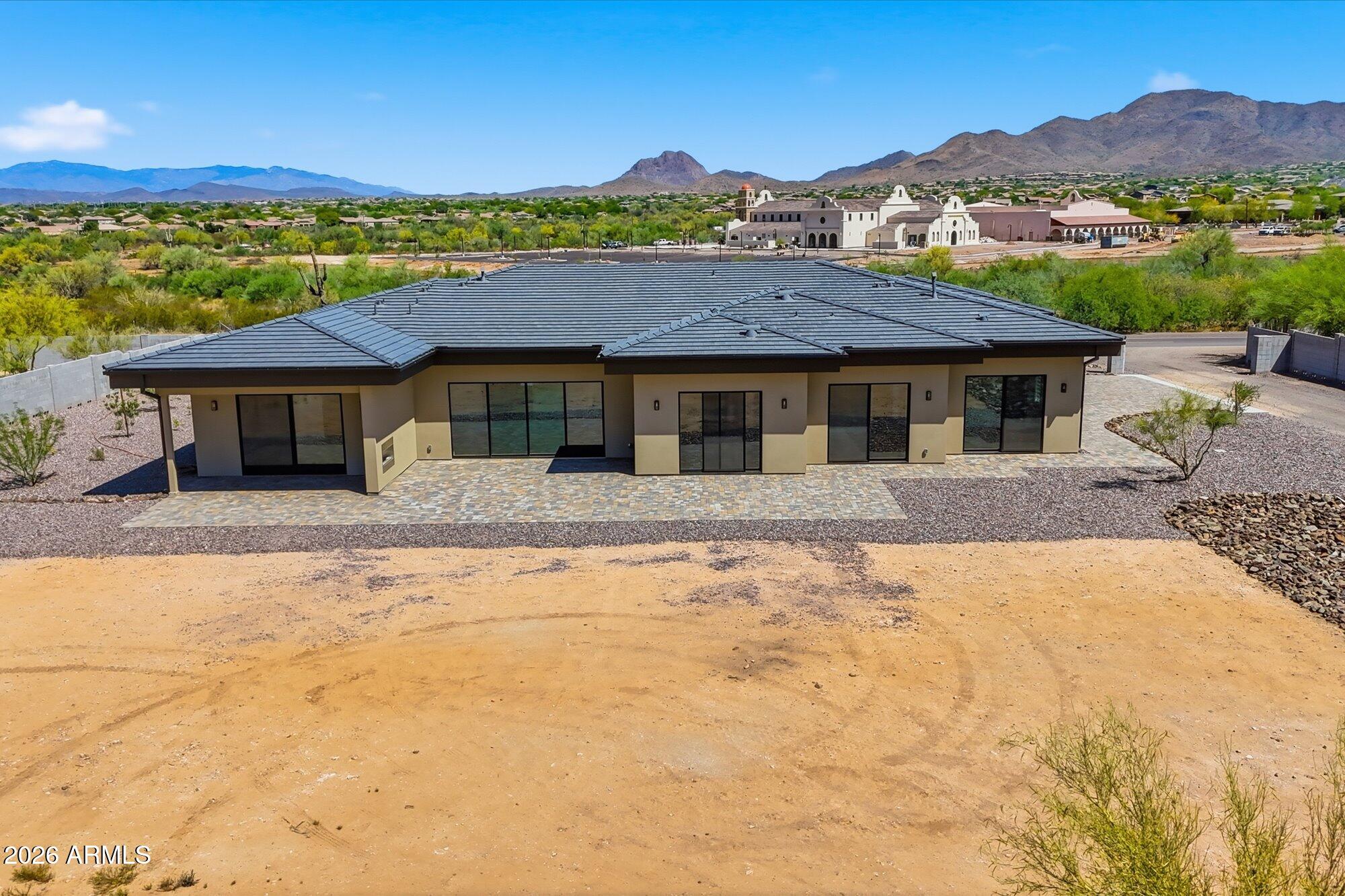 2991 W DESERT HILLS Drive 2