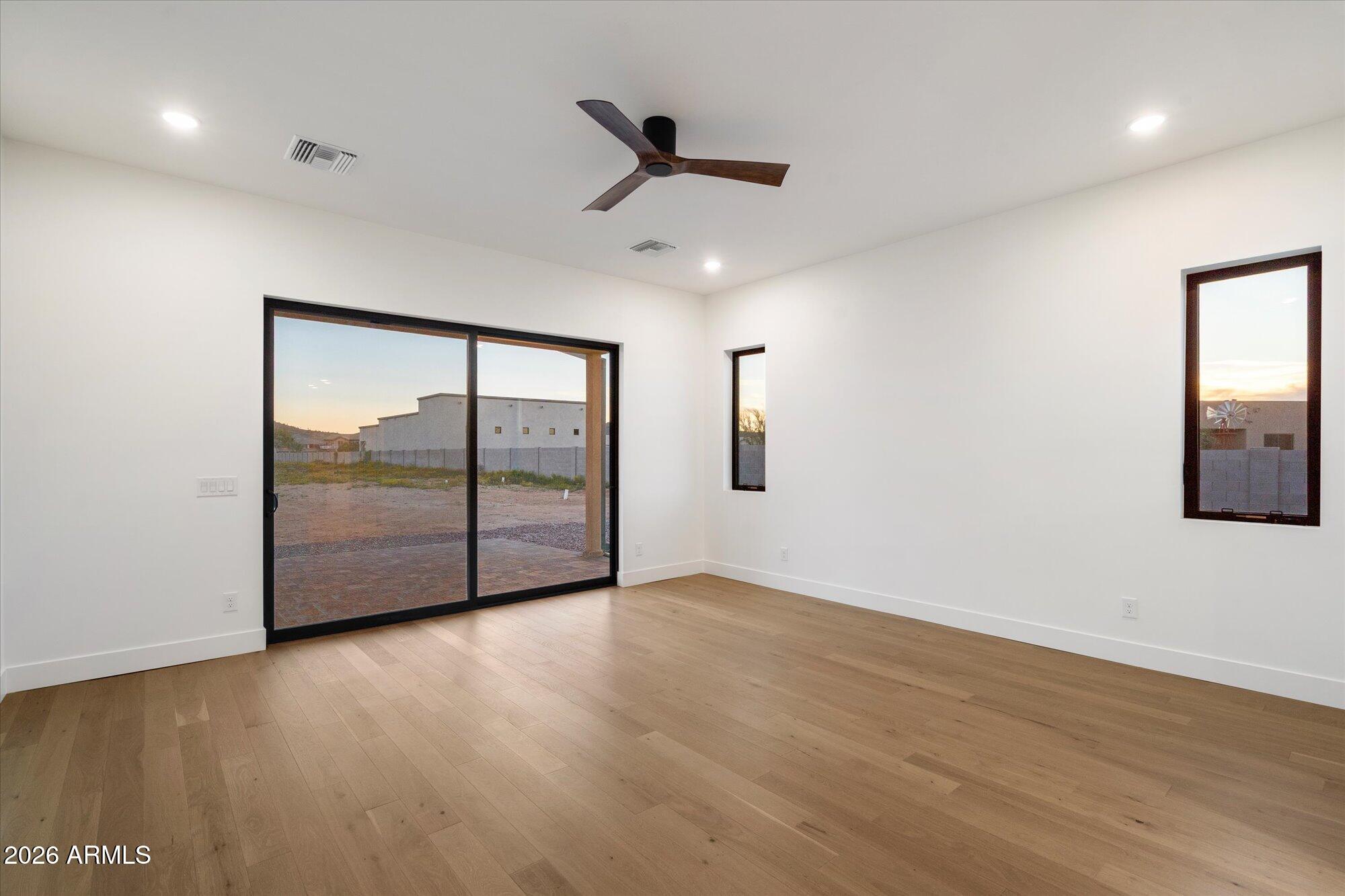 2991 W DESERT HILLS Drive 2