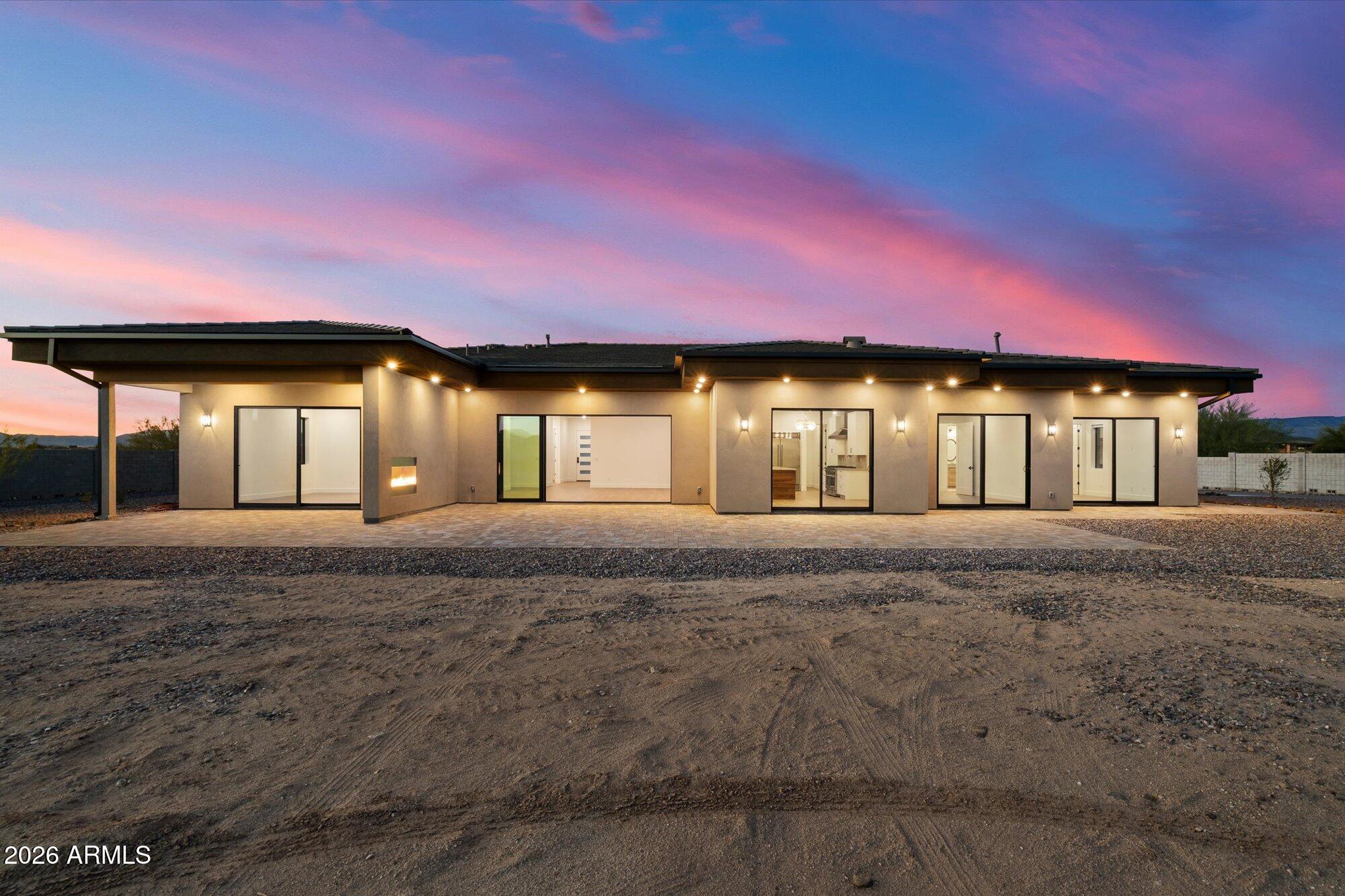 2991 W DESERT HILLS Drive 2