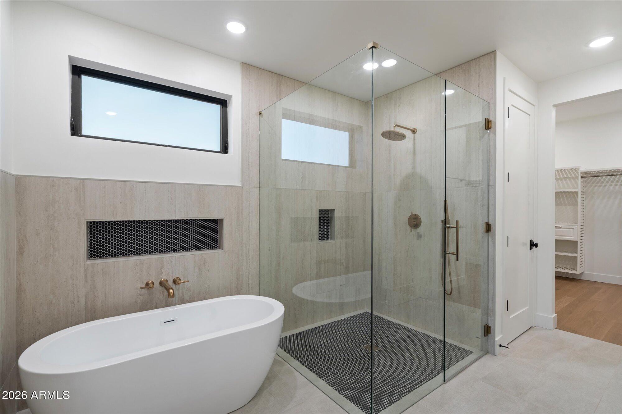 2991 W DESERT HILLS Drive 2