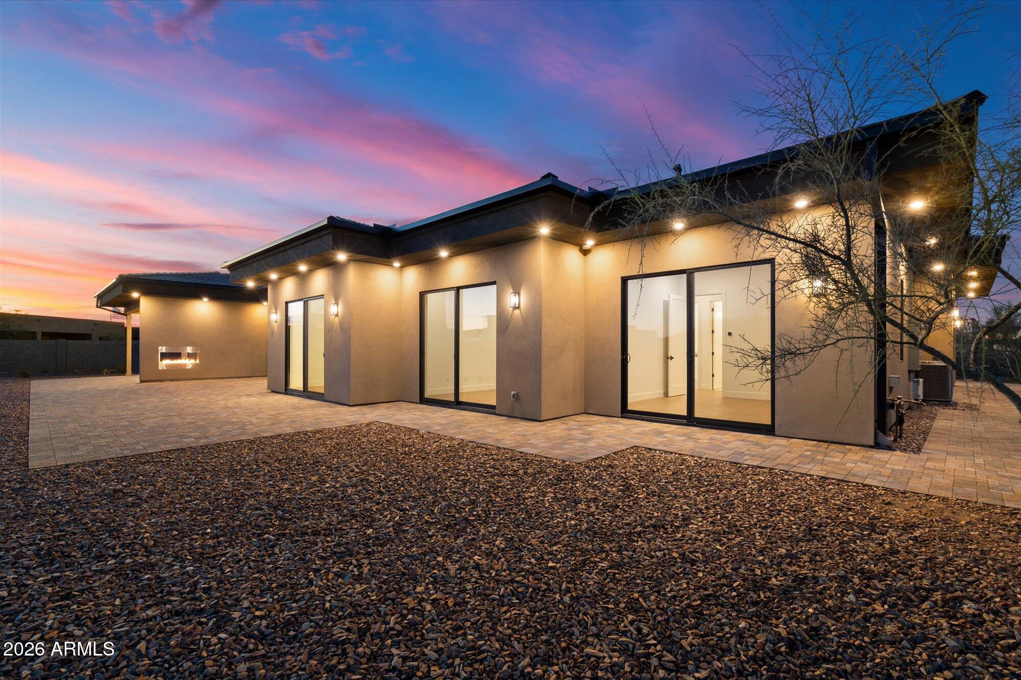 2991 W DESERT HILLS Drive 2