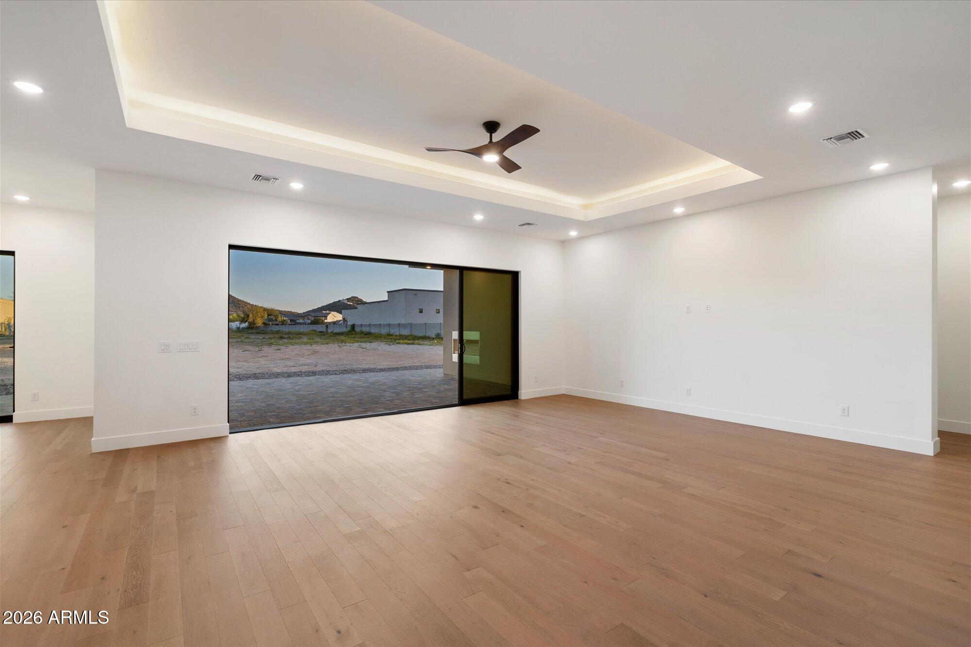 2991 W DESERT HILLS Drive 2