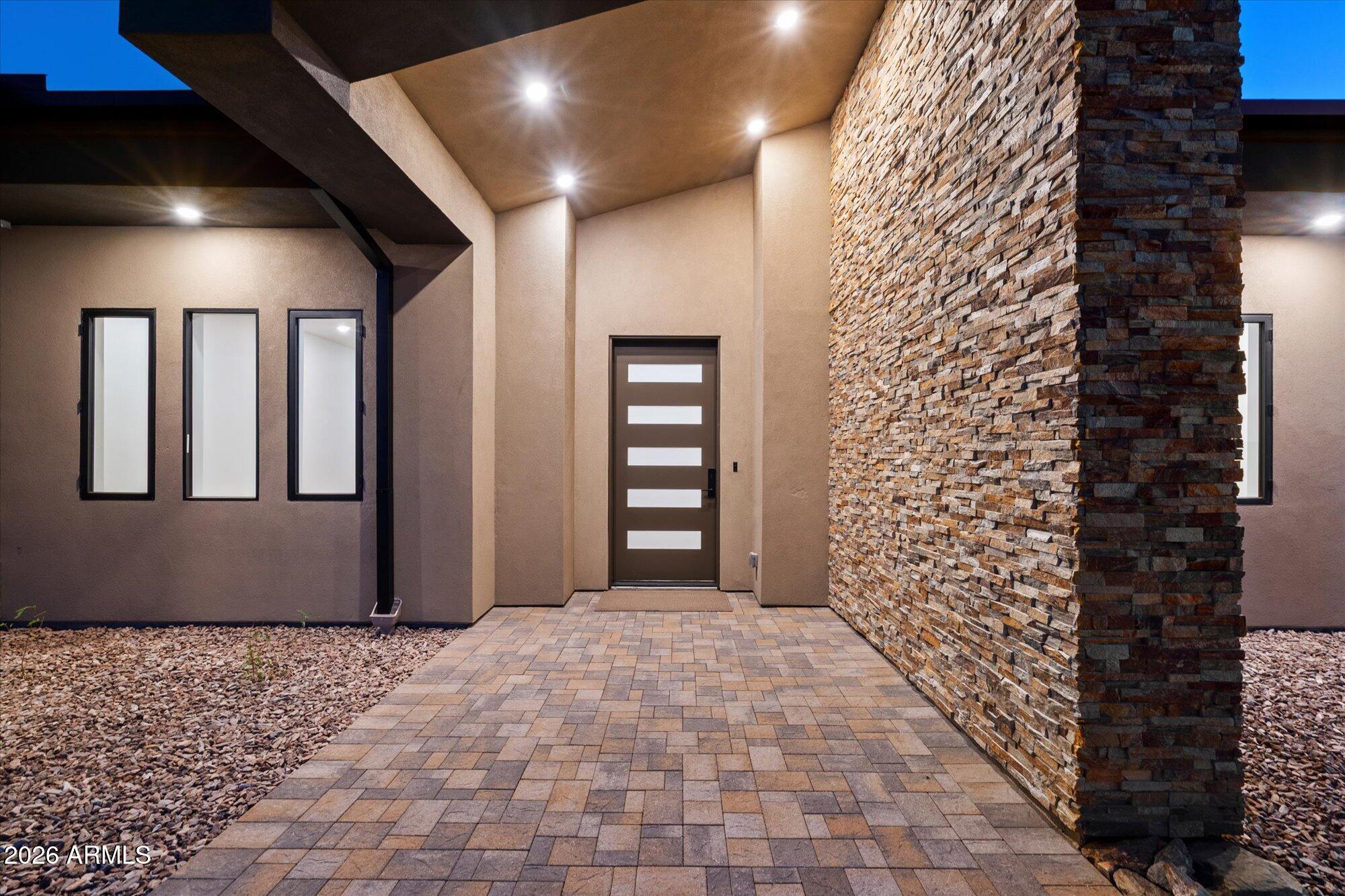 2991 W DESERT HILLS Drive 2