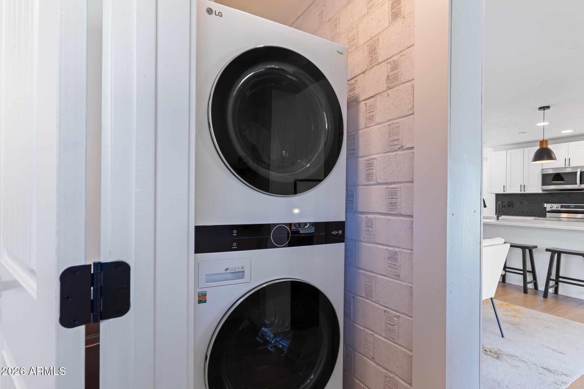 8602 E ROANOKE Avenue