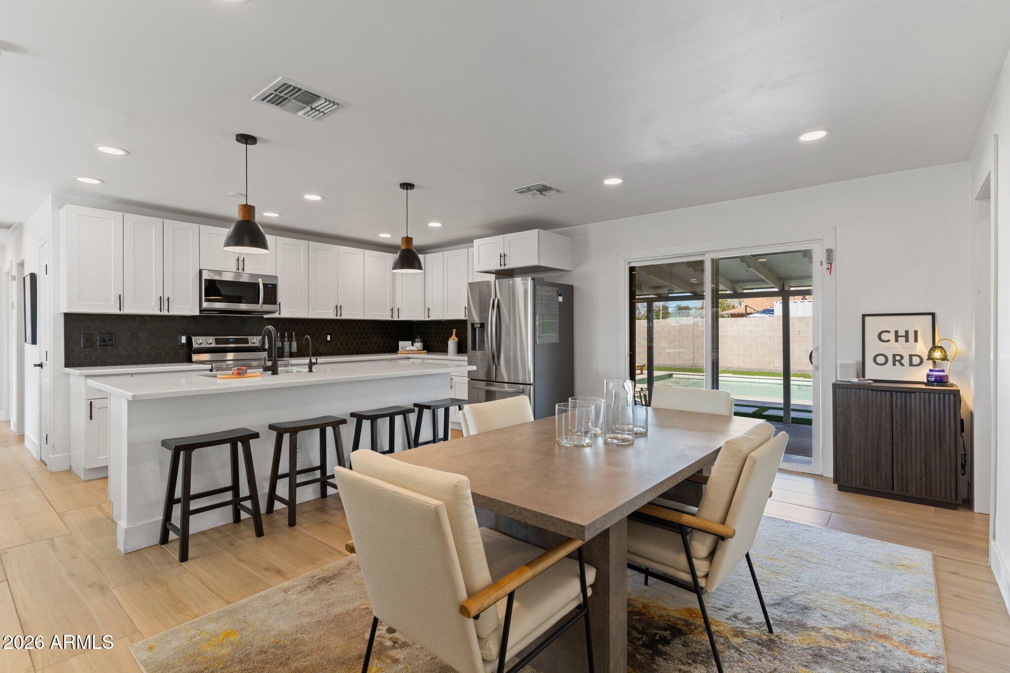 8602 E ROANOKE Avenue