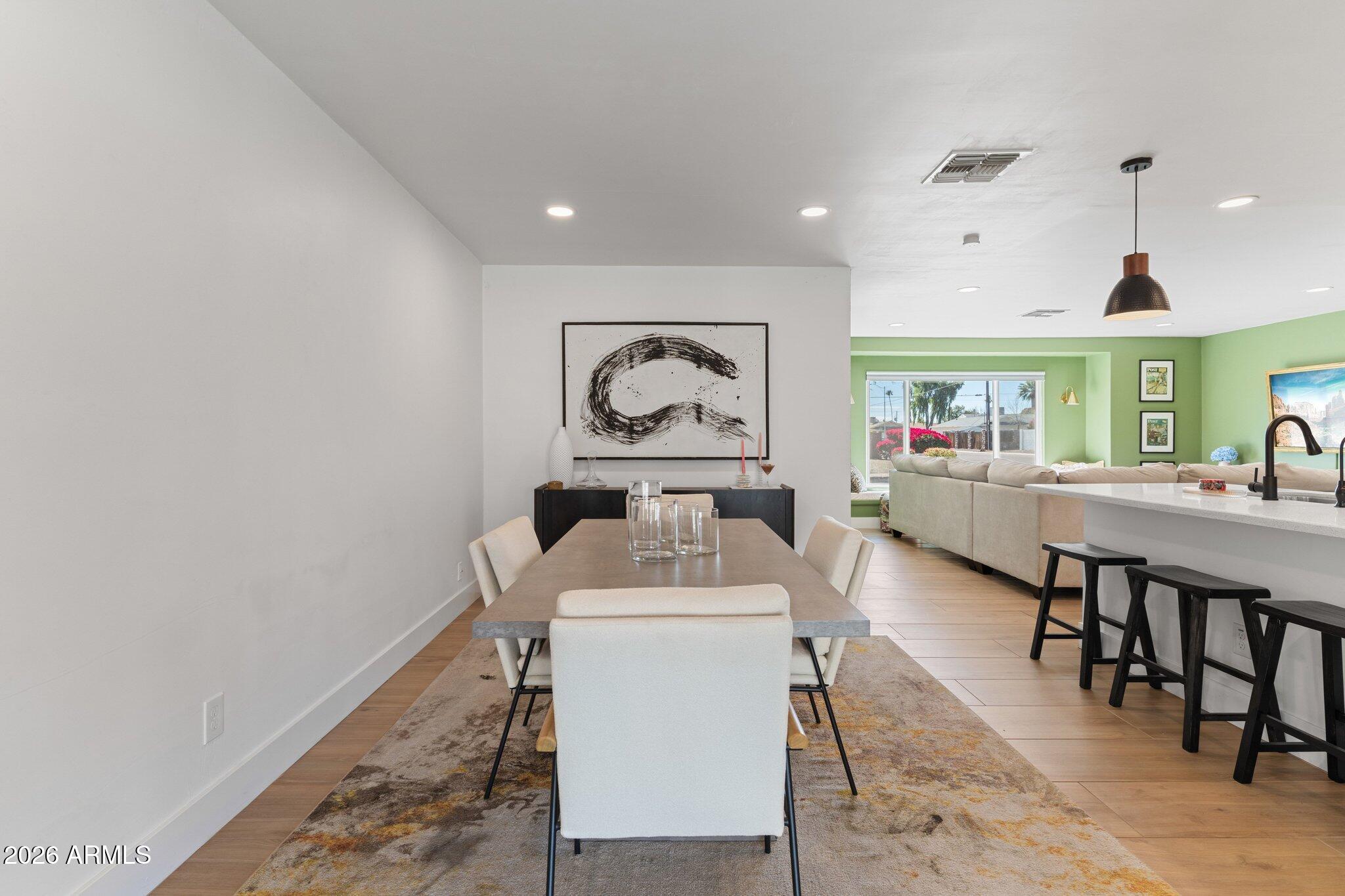 8602 E ROANOKE Avenue