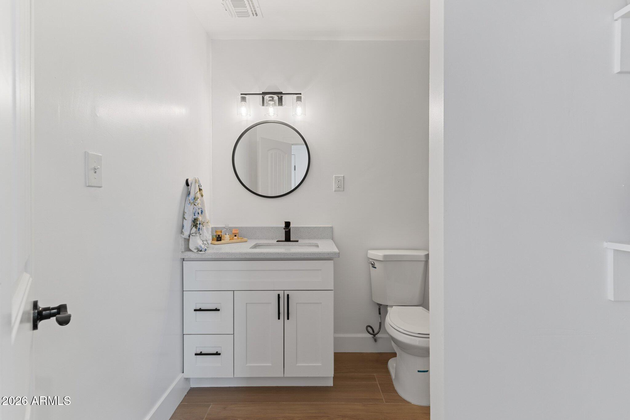 8602 E ROANOKE Avenue