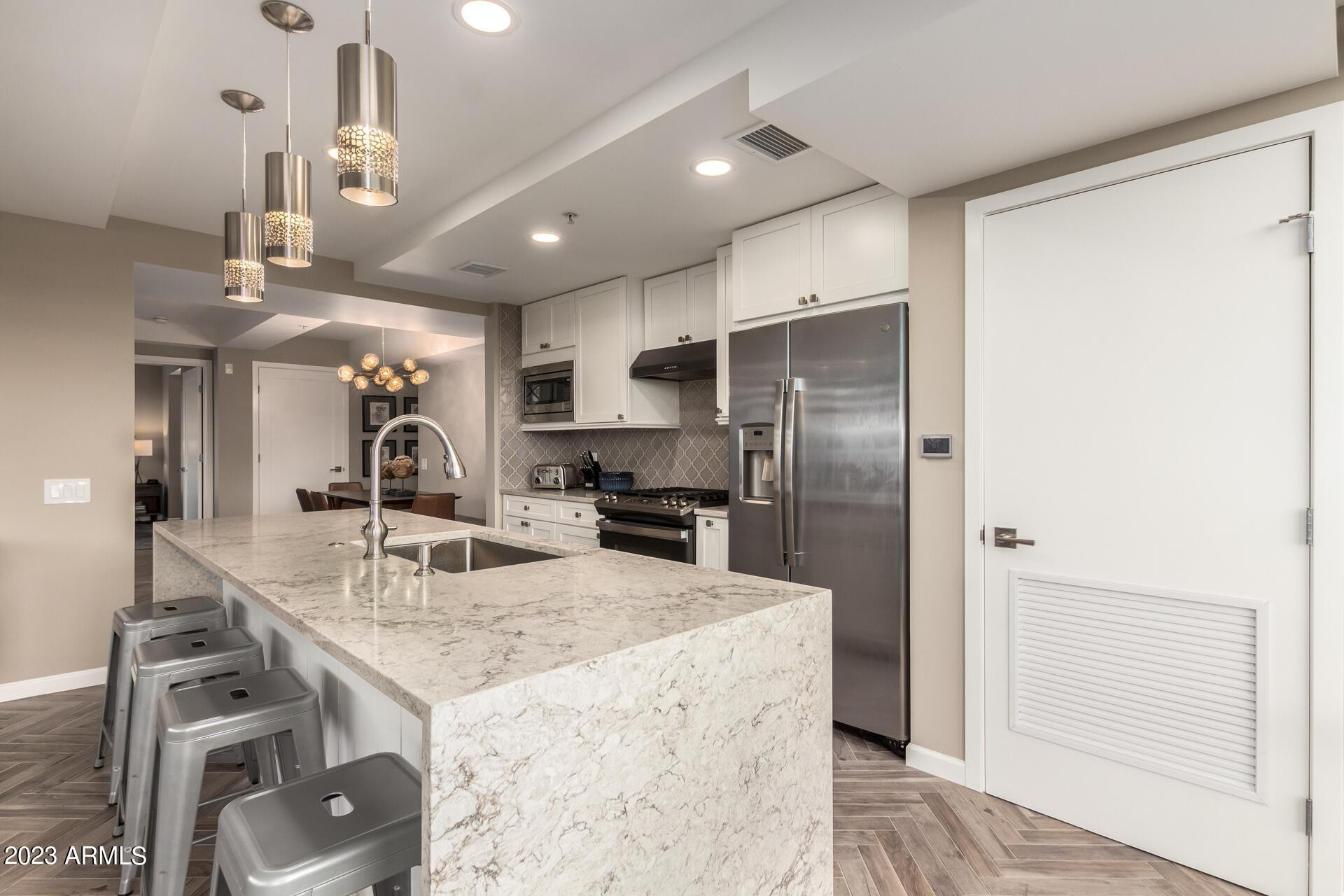 7161 E RANCHO VISTA Drive 4014