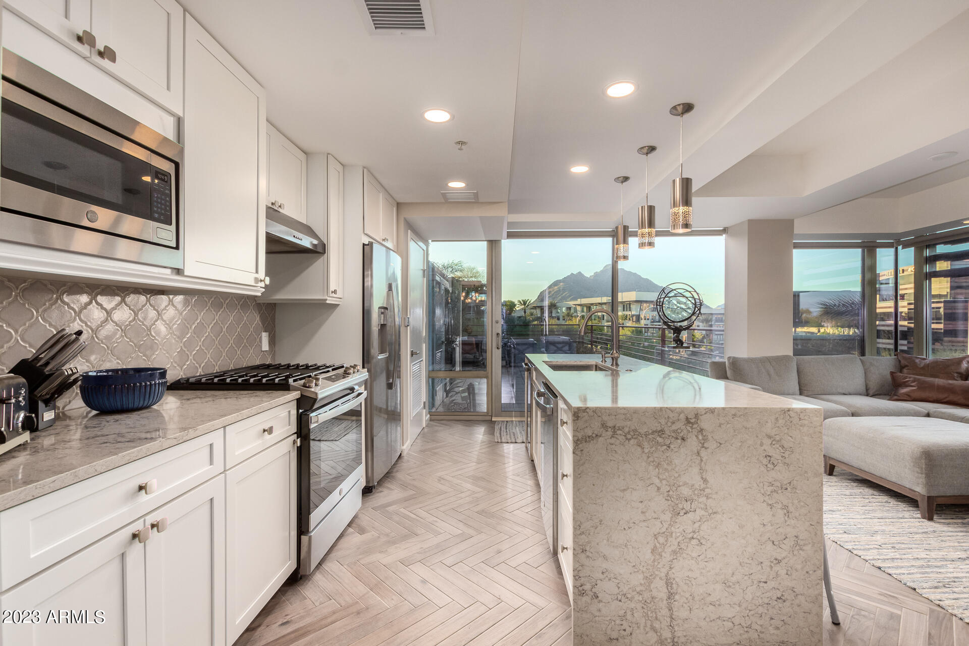 7161 E RANCHO VISTA Drive 4014