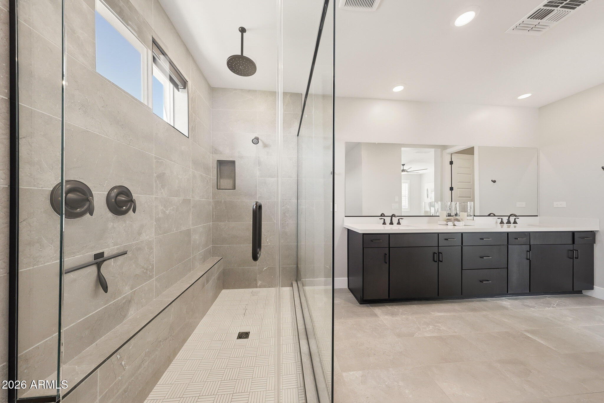 2209 E FALLEN LEAF Lane