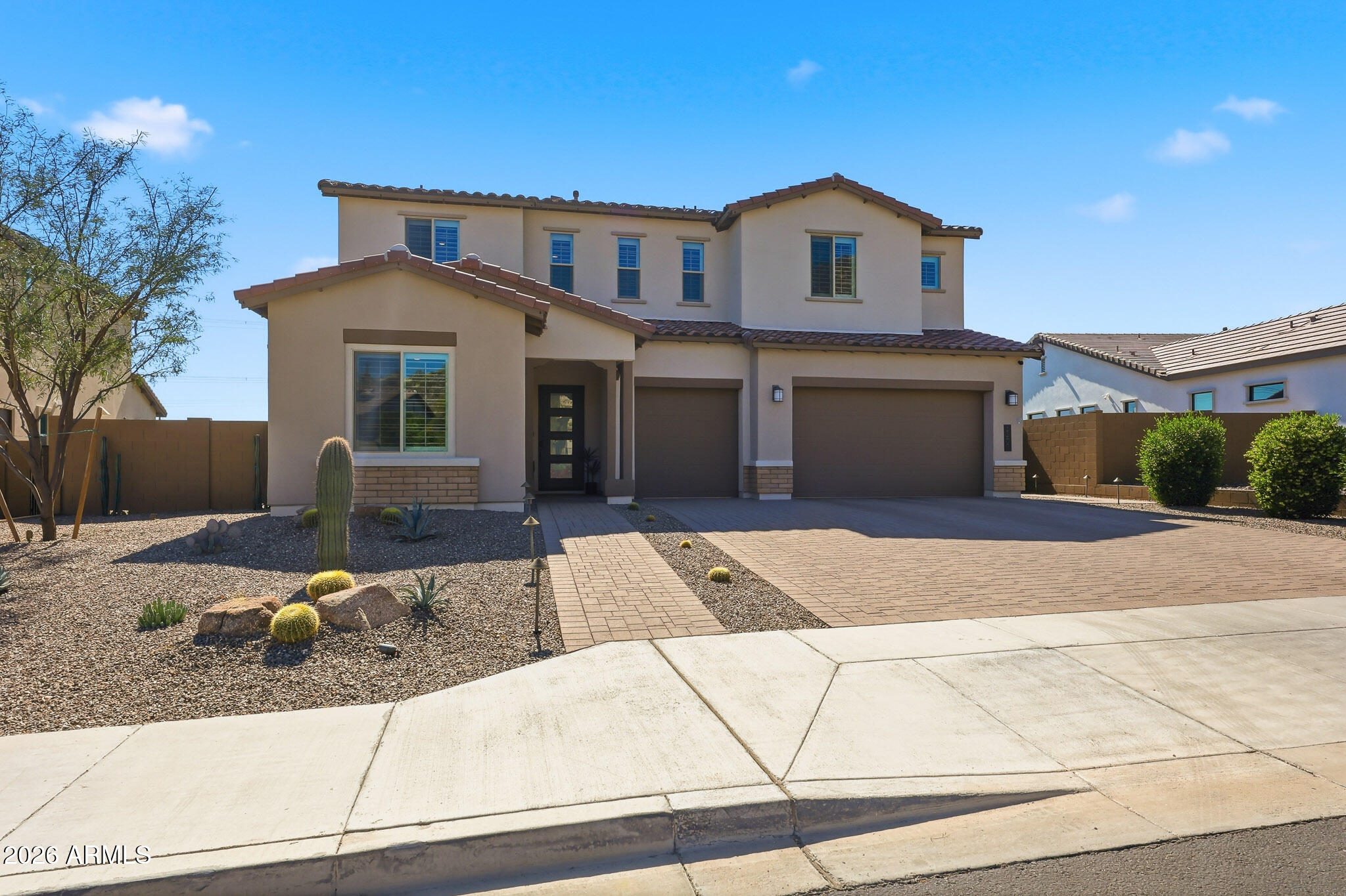 2209 E FALLEN LEAF Lane