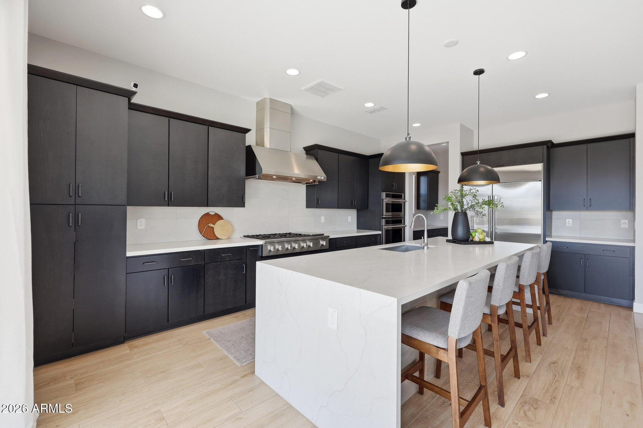 2209 E FALLEN LEAF Lane