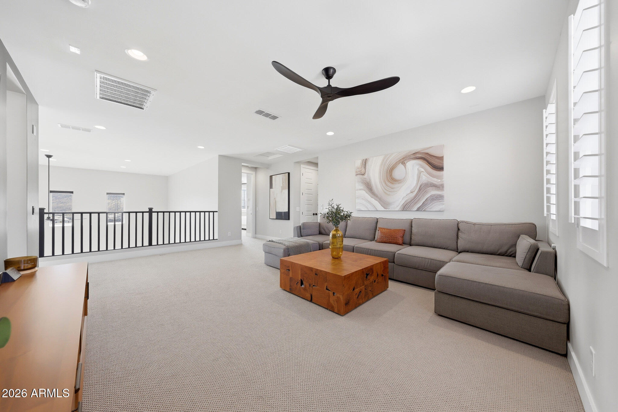 2209 E FALLEN LEAF Lane