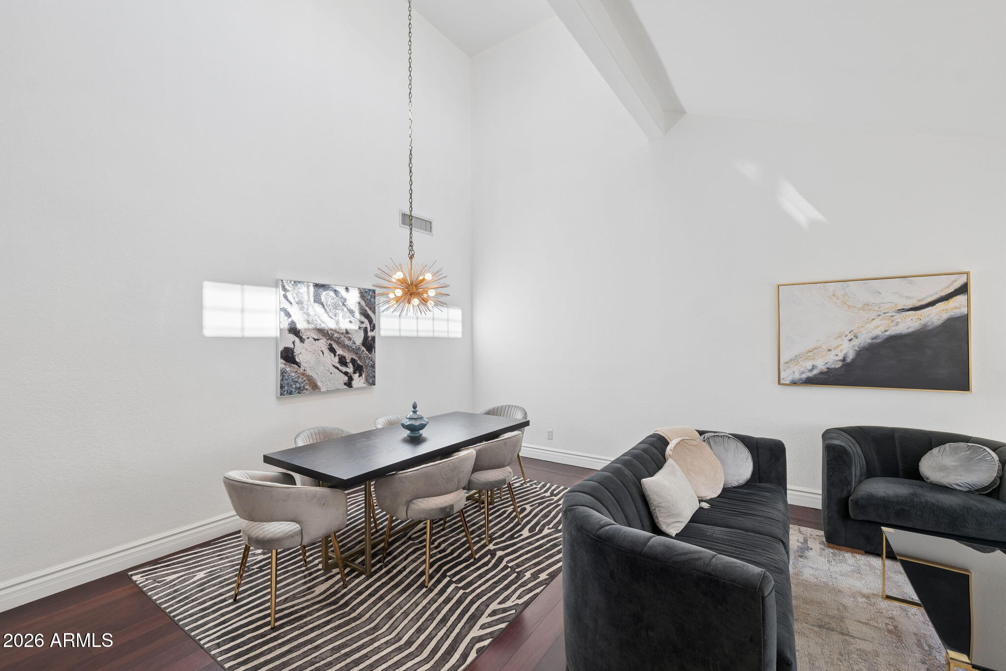 7925 E PEPPER TREE Lane