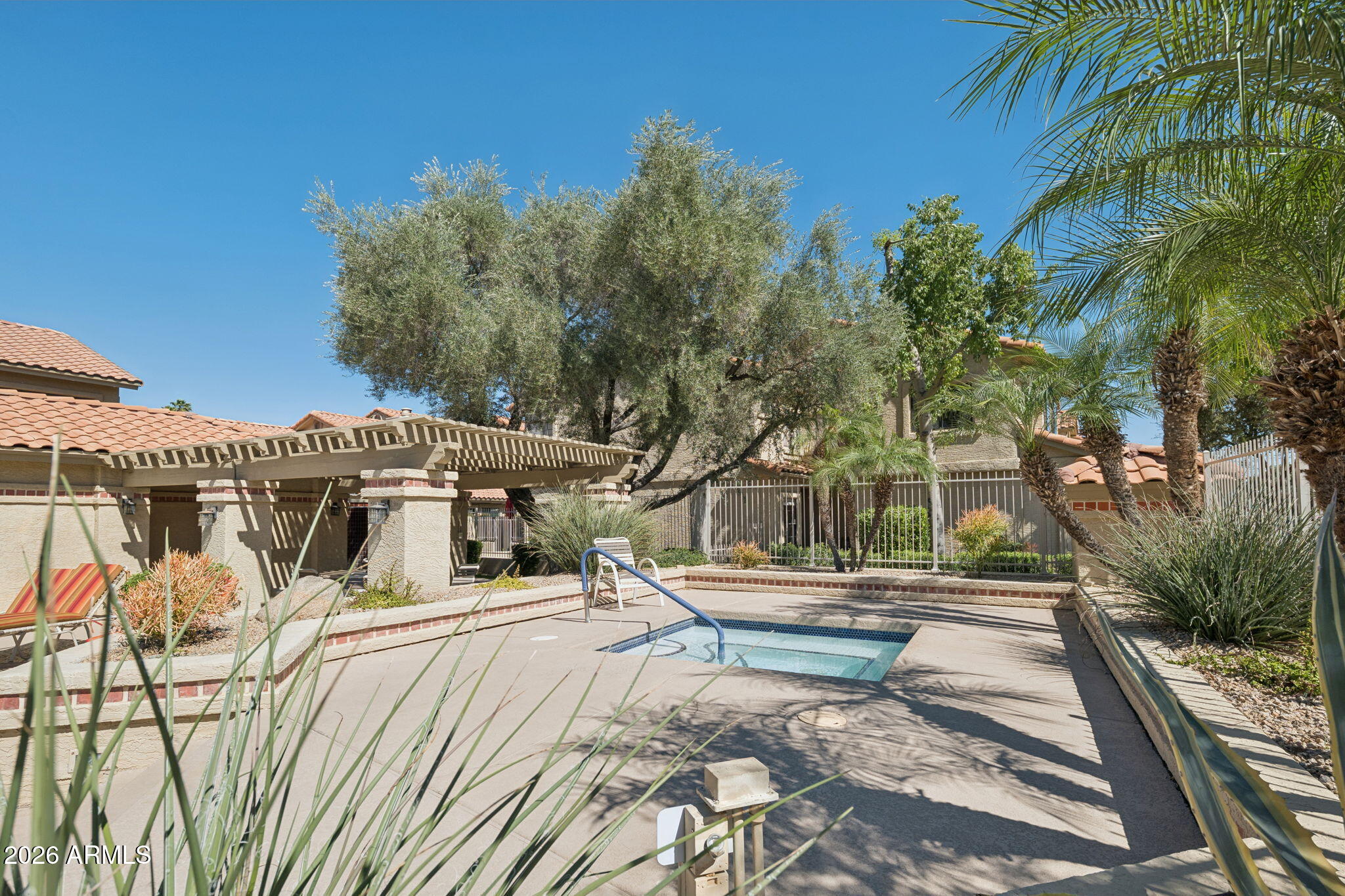 7925 E PEPPER TREE Lane