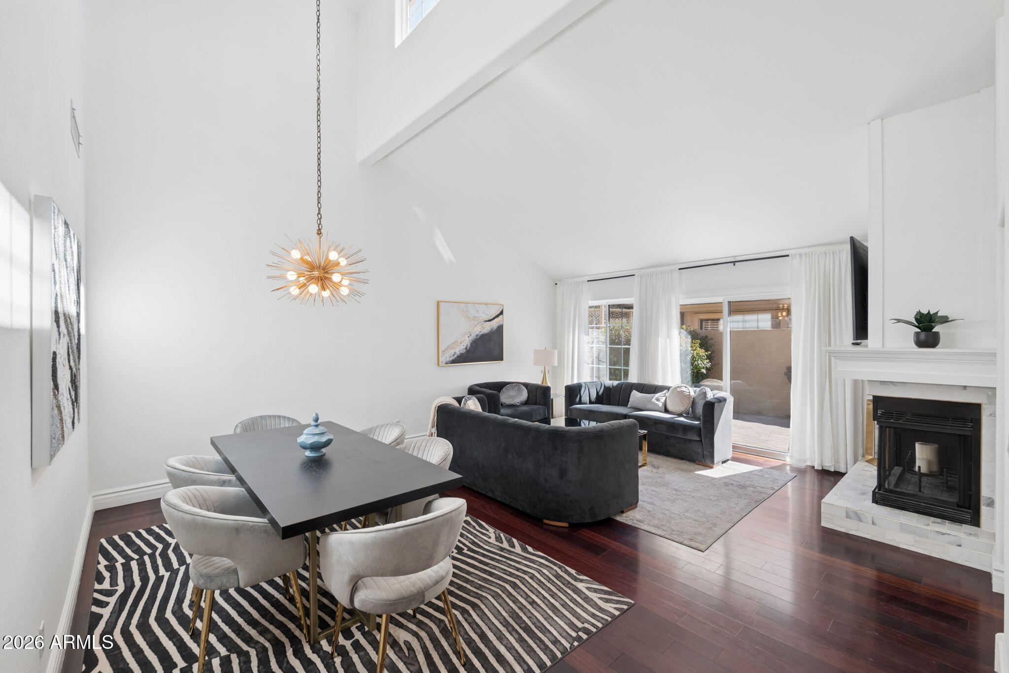 7925 E PEPPER TREE Lane