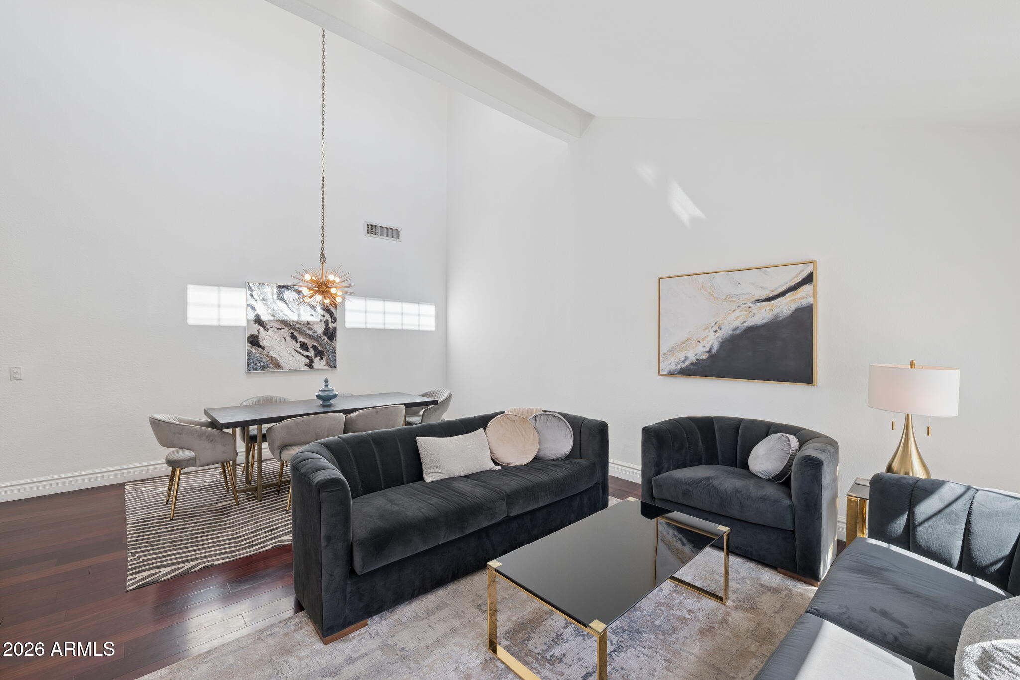 7925 E PEPPER TREE Lane