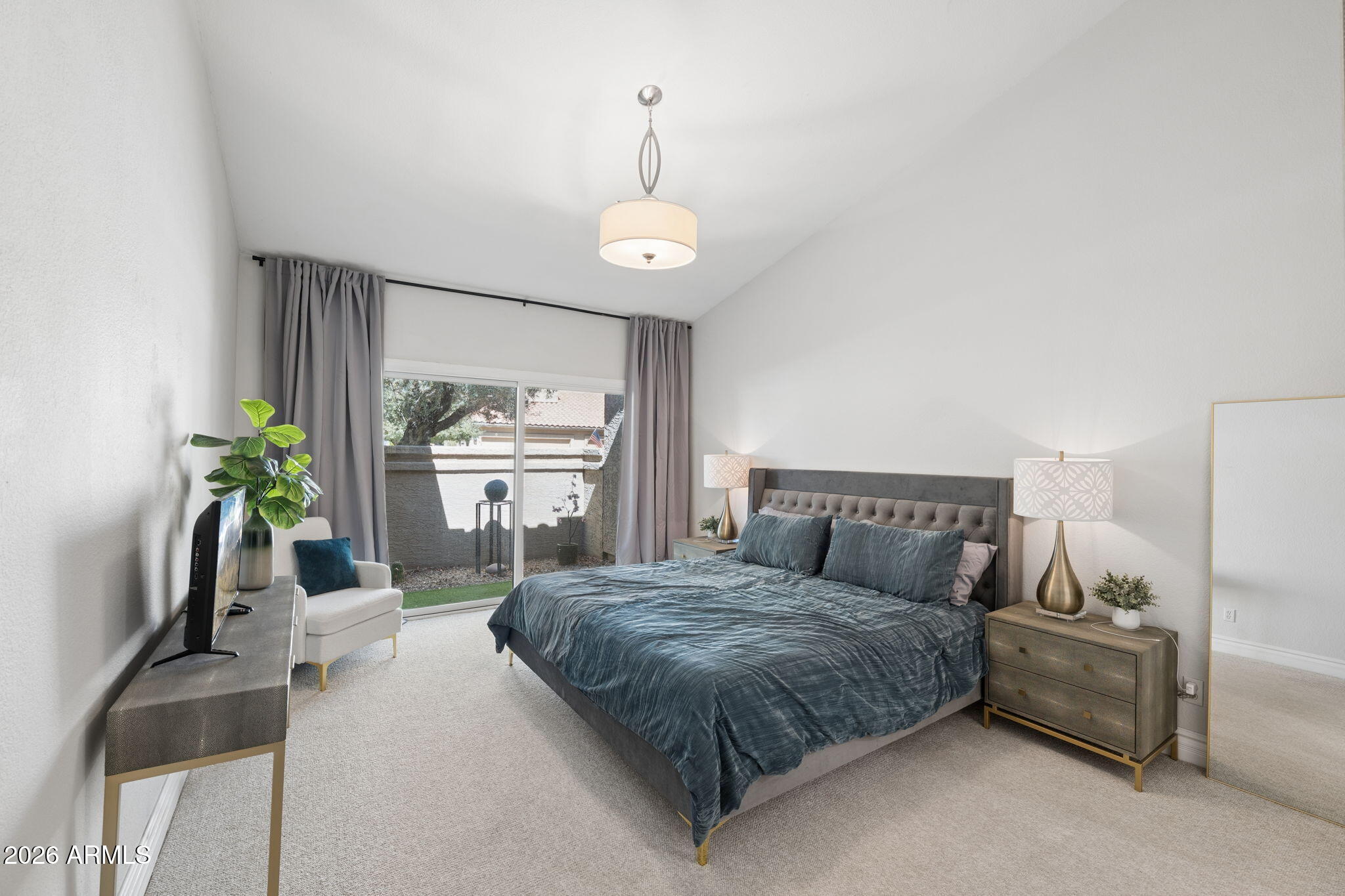 7925 E PEPPER TREE Lane