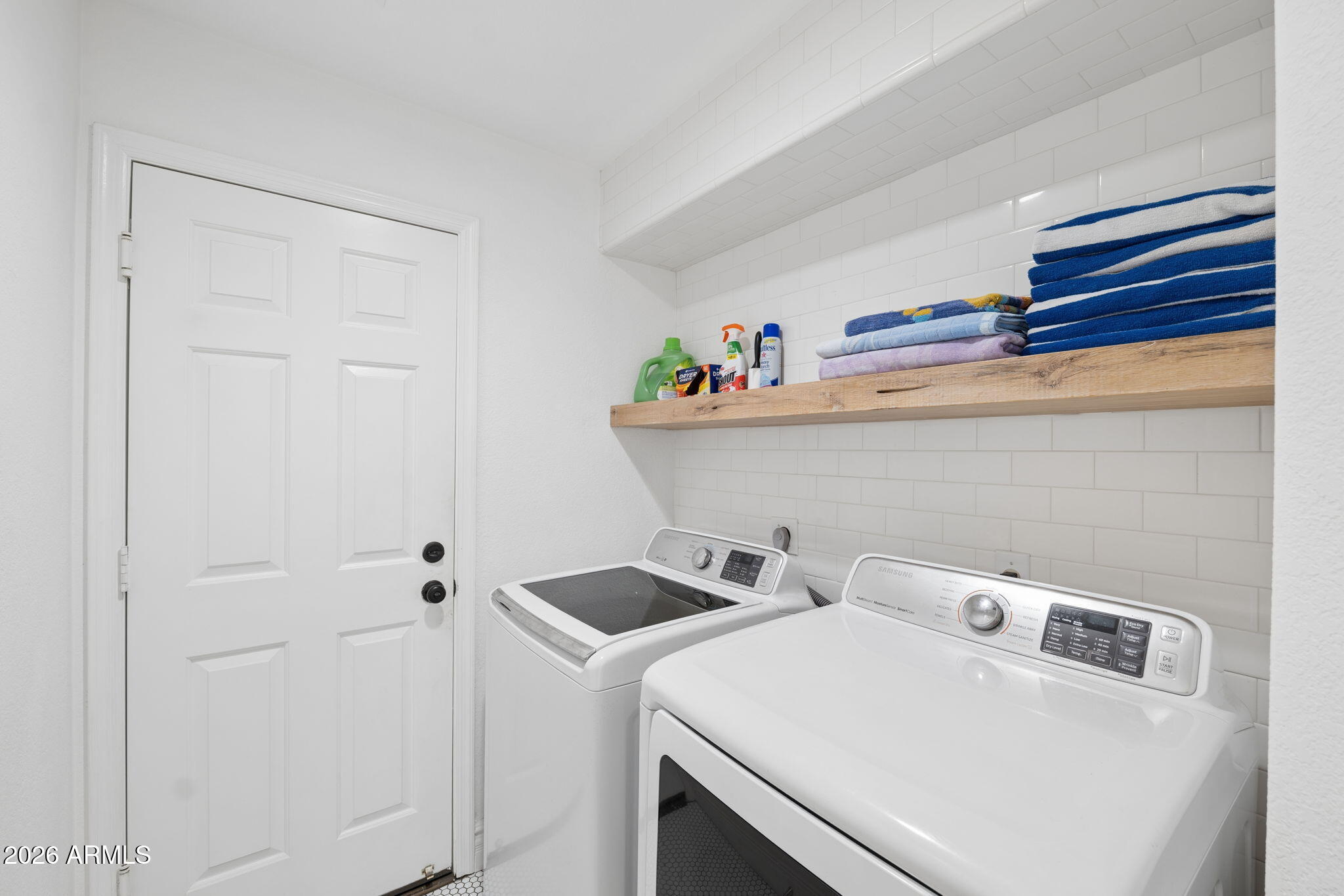 7925 E PEPPER TREE Lane