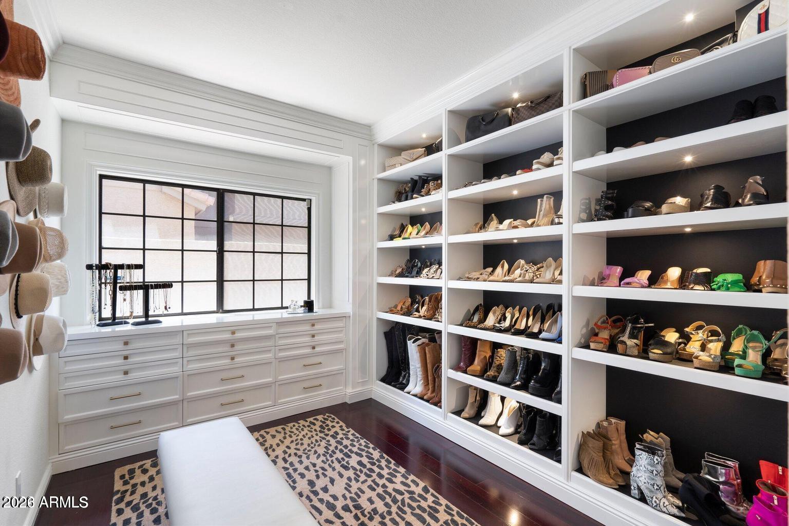 7925 E PEPPER TREE Lane