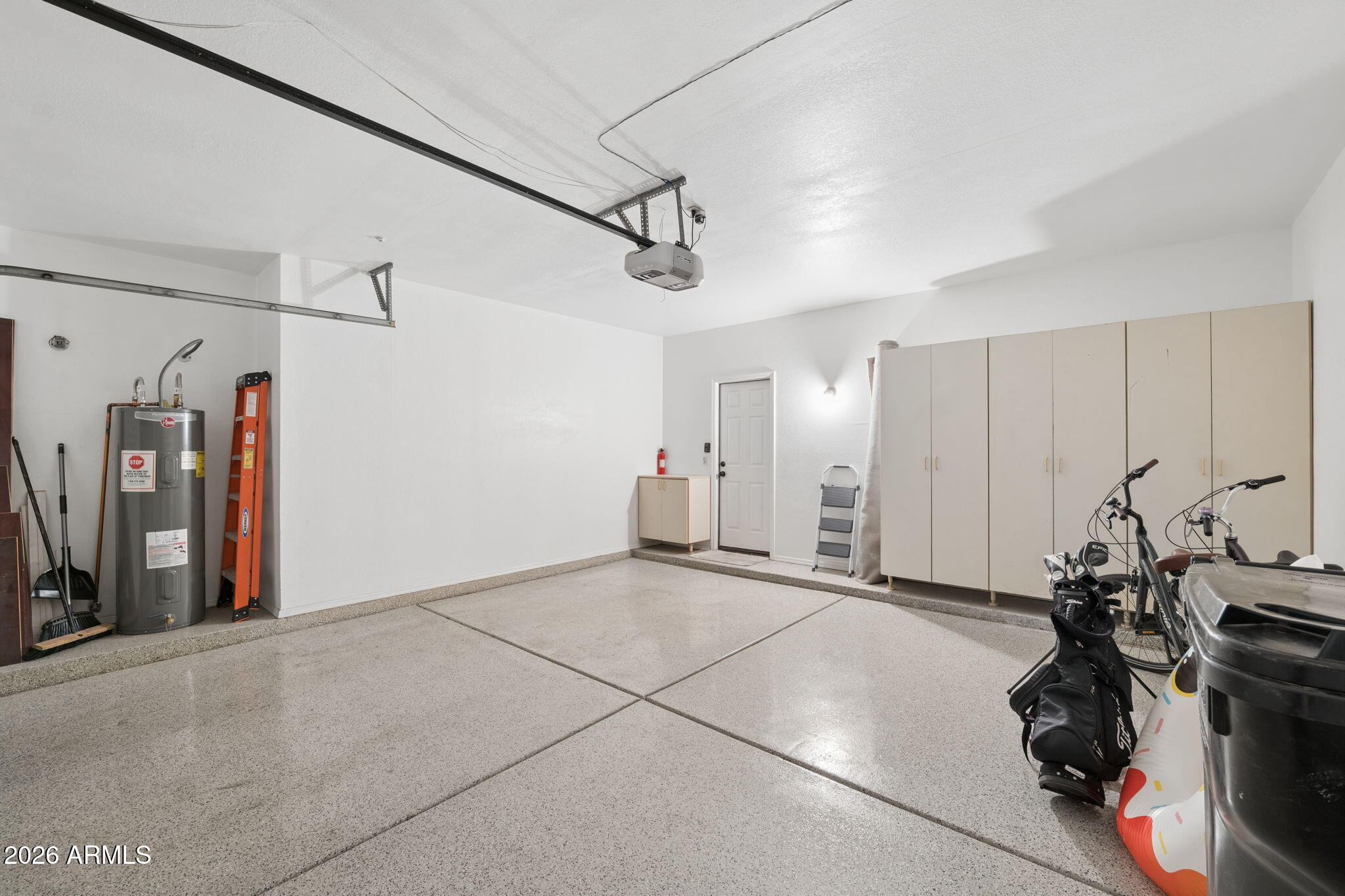 7925 E PEPPER TREE Lane