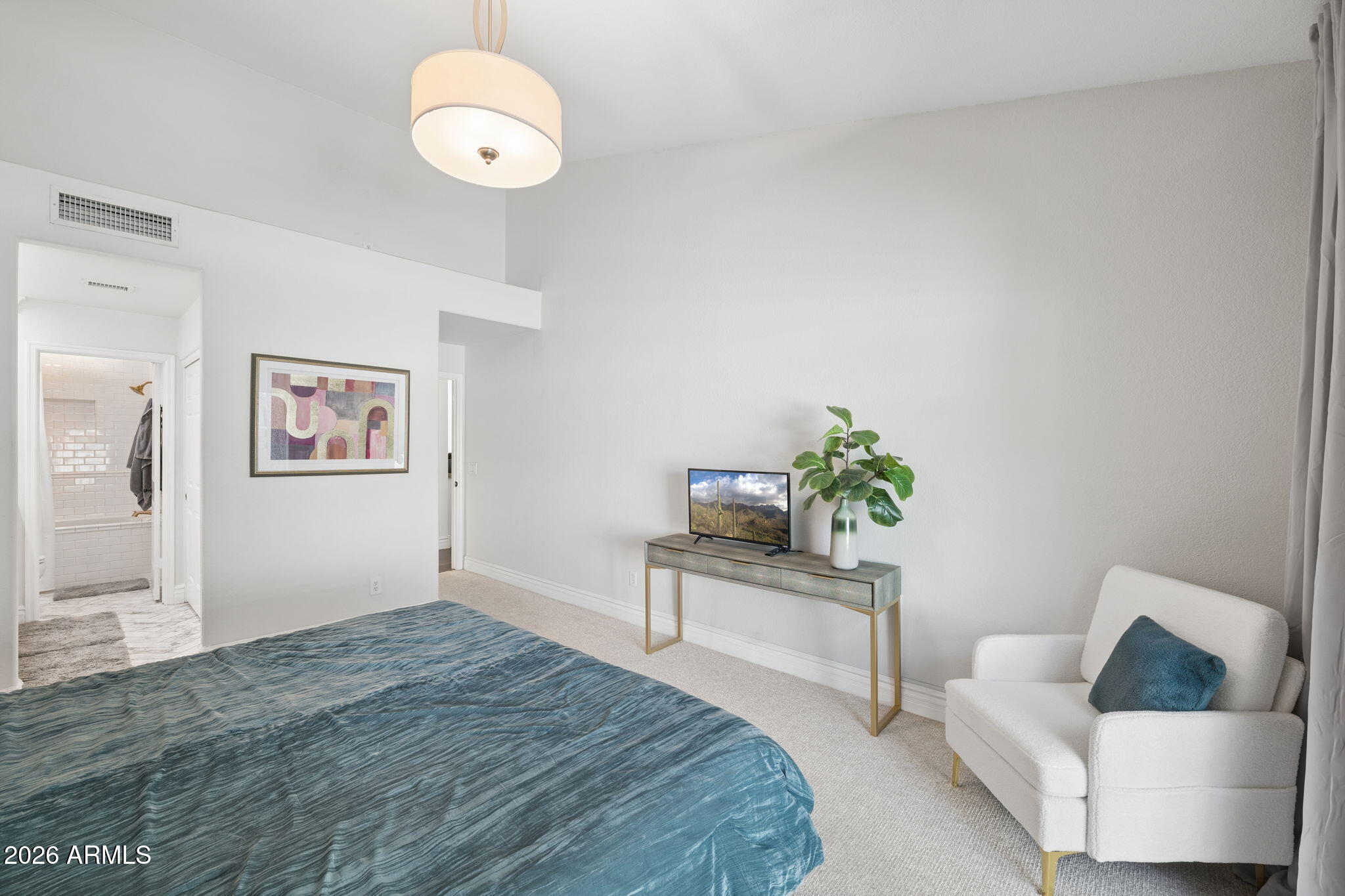 7925 E PEPPER TREE Lane