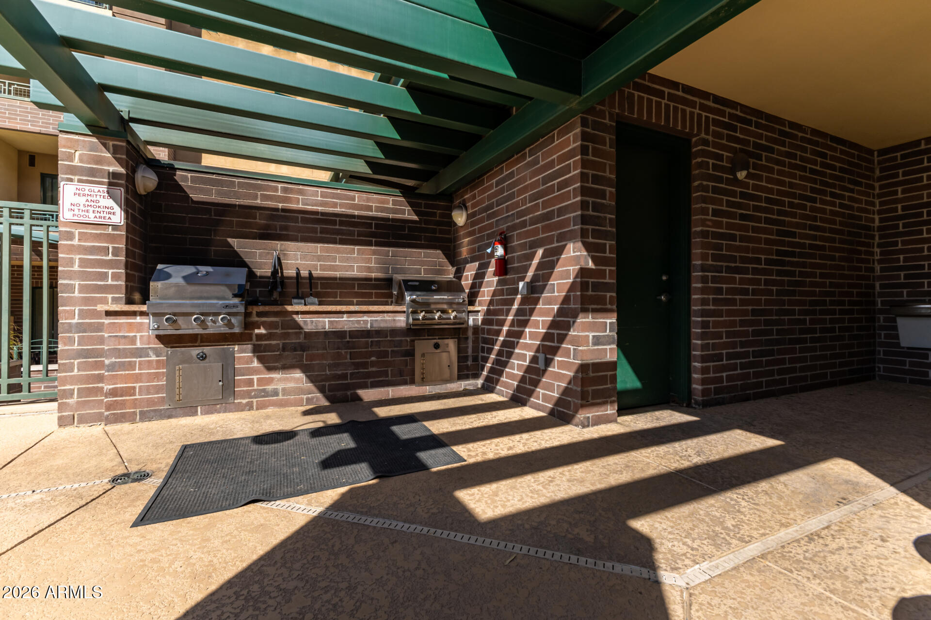 2302 N CENTRAL Avenue 404