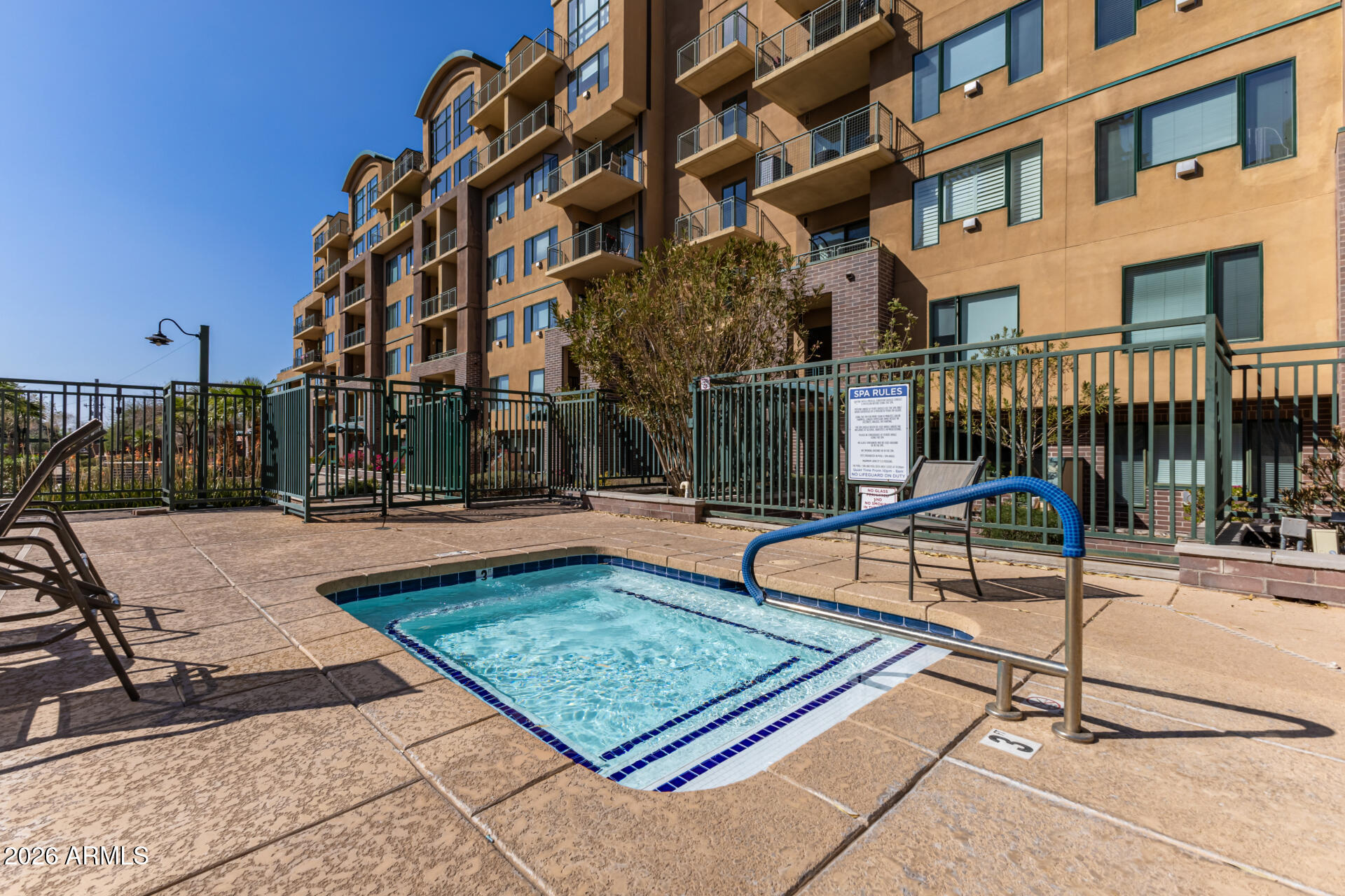 2302 N CENTRAL Avenue 404