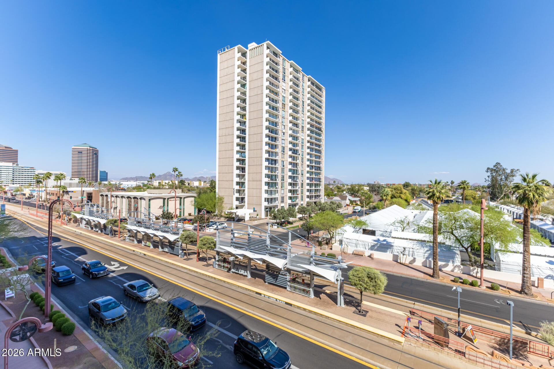 2302 N CENTRAL Avenue 404