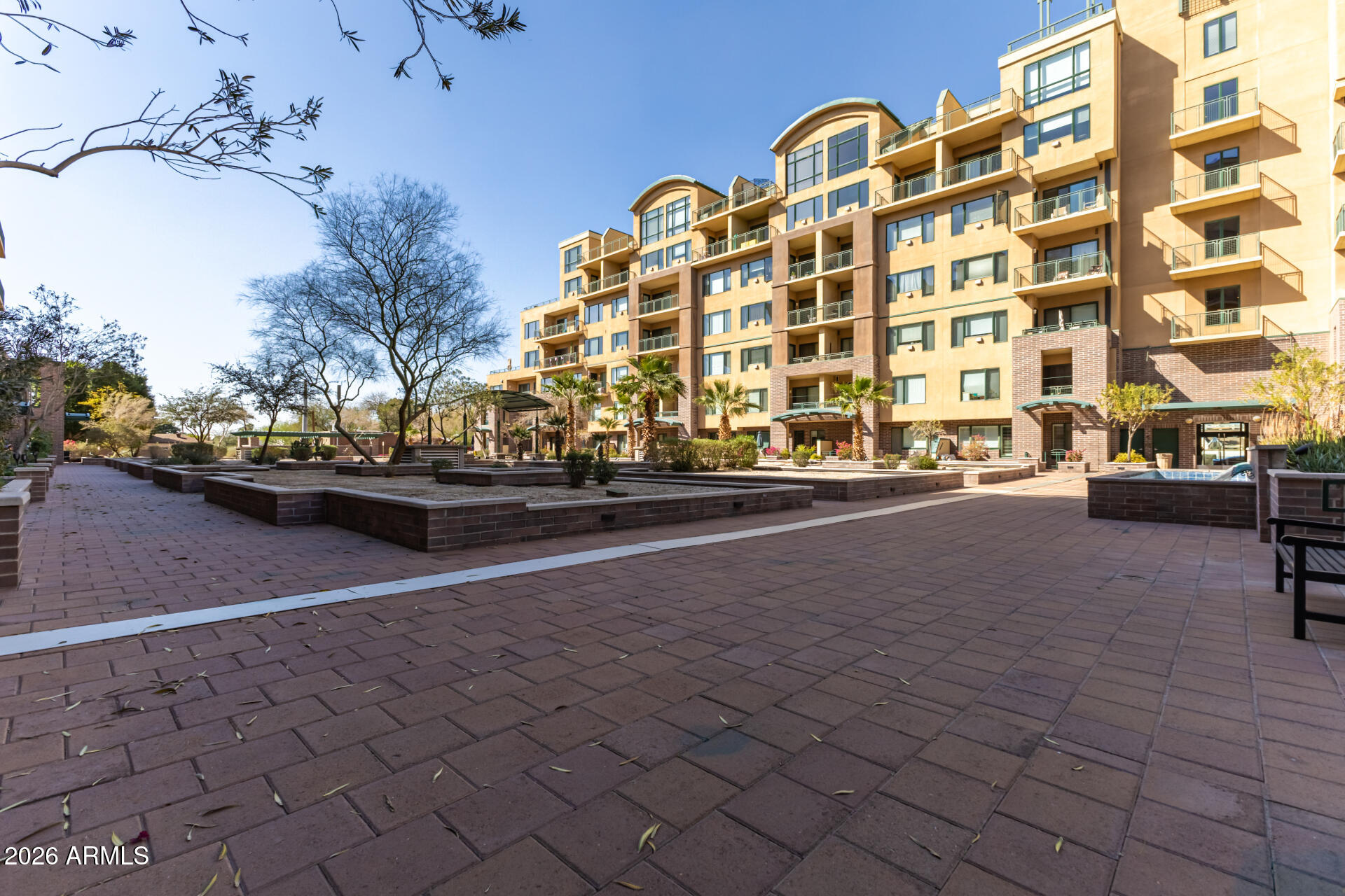 2302 N CENTRAL Avenue 404