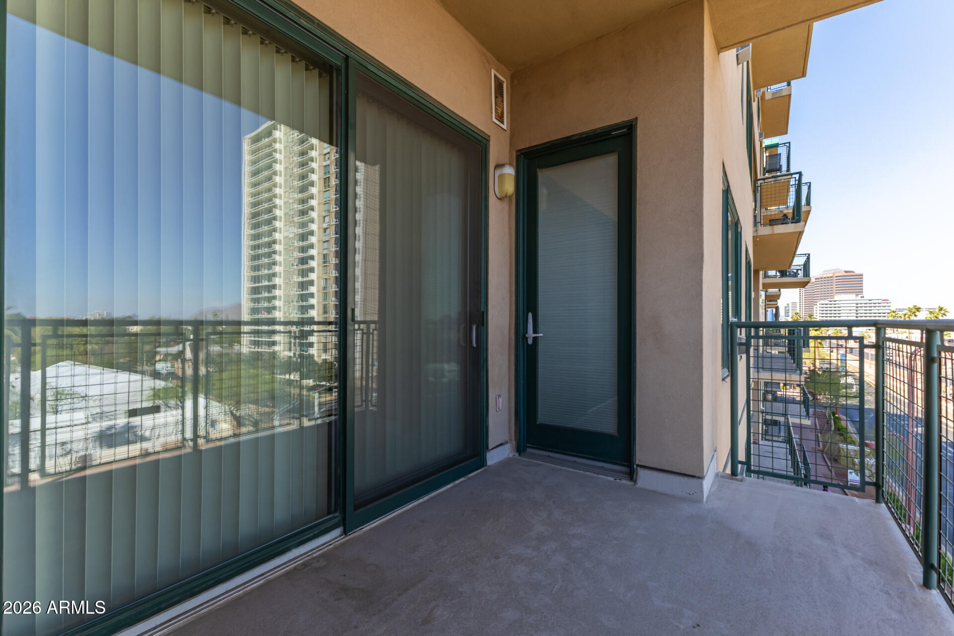 2302 N CENTRAL Avenue 404