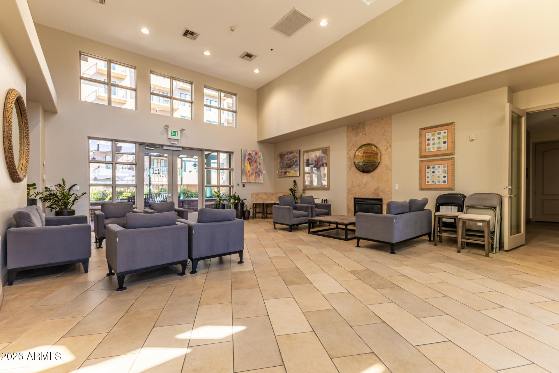 2302 N CENTRAL Avenue 404